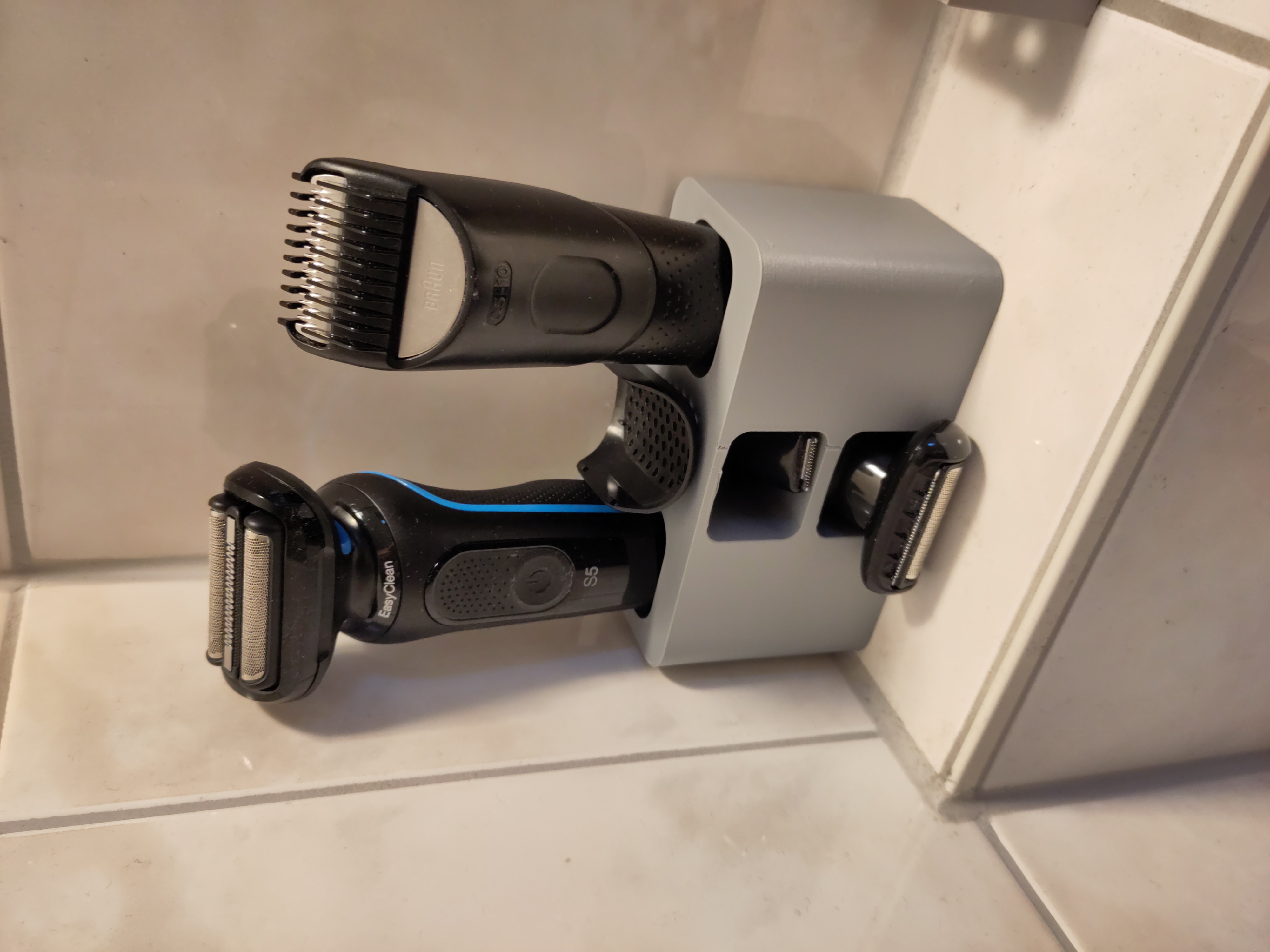 Stand for Braun Series 5 - Remix