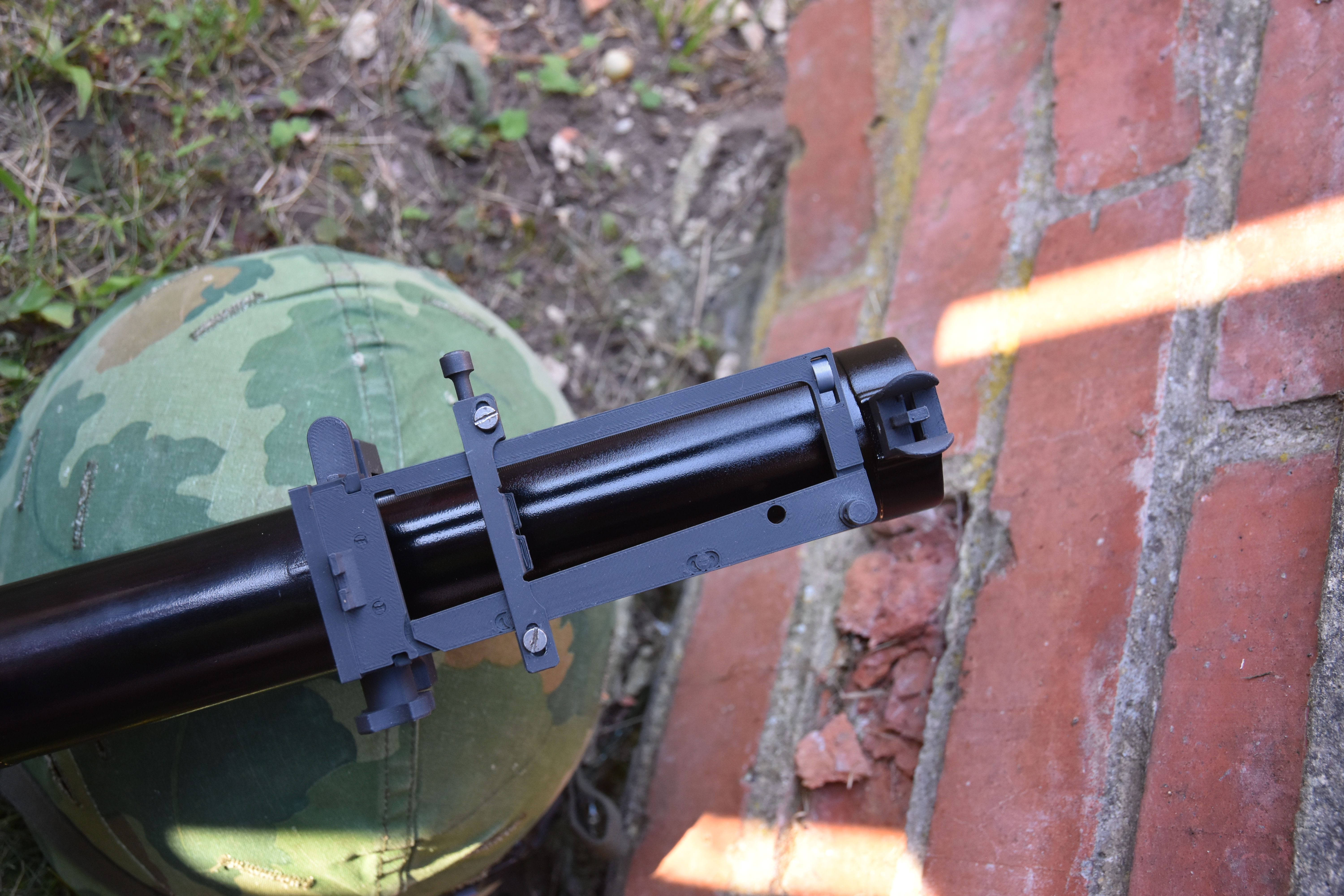 M79 Airsoft 40mm gas grenade launcher prop with KANARR CORP markings and realistic parts. — miniatura 10