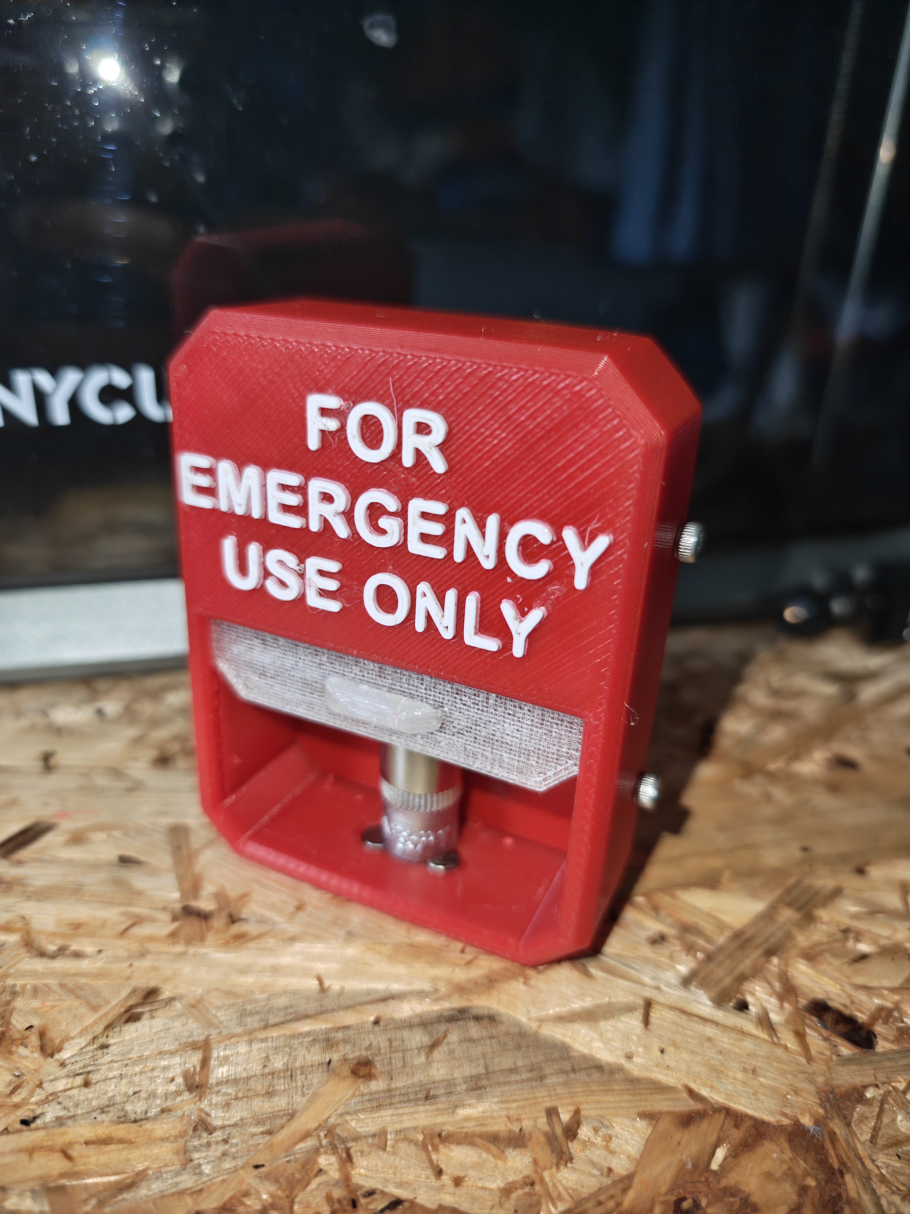 Miniatura 3 do modelo 3D Emergency use 10mm socket display