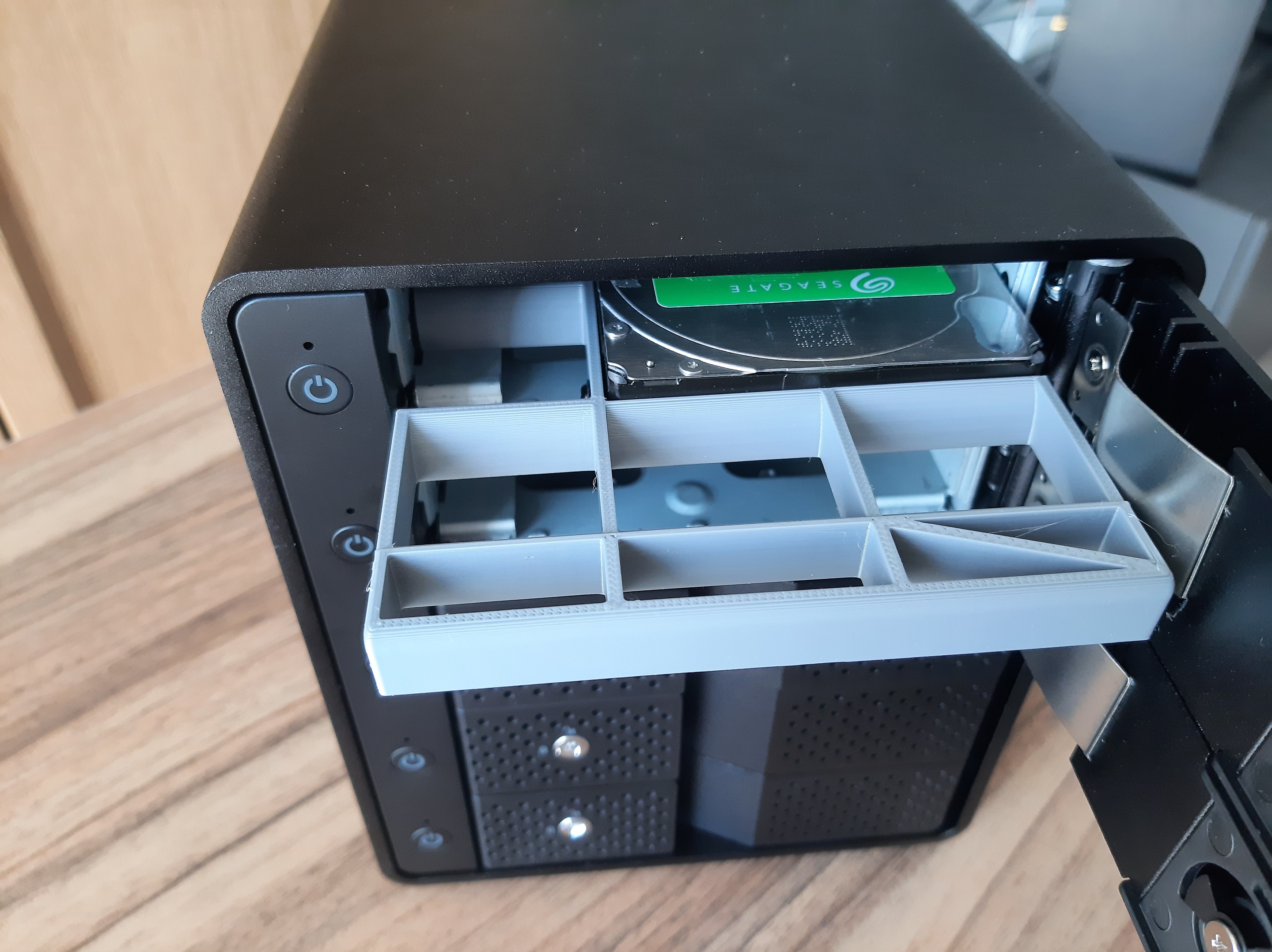 Sabrent DS-SC5B Docking Station 2.5" to 3.5" SSD/HDD adapter