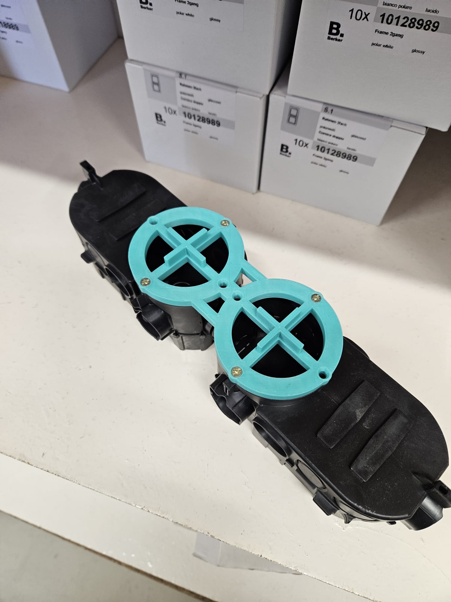 Kaiser Schalterdosen Adapter