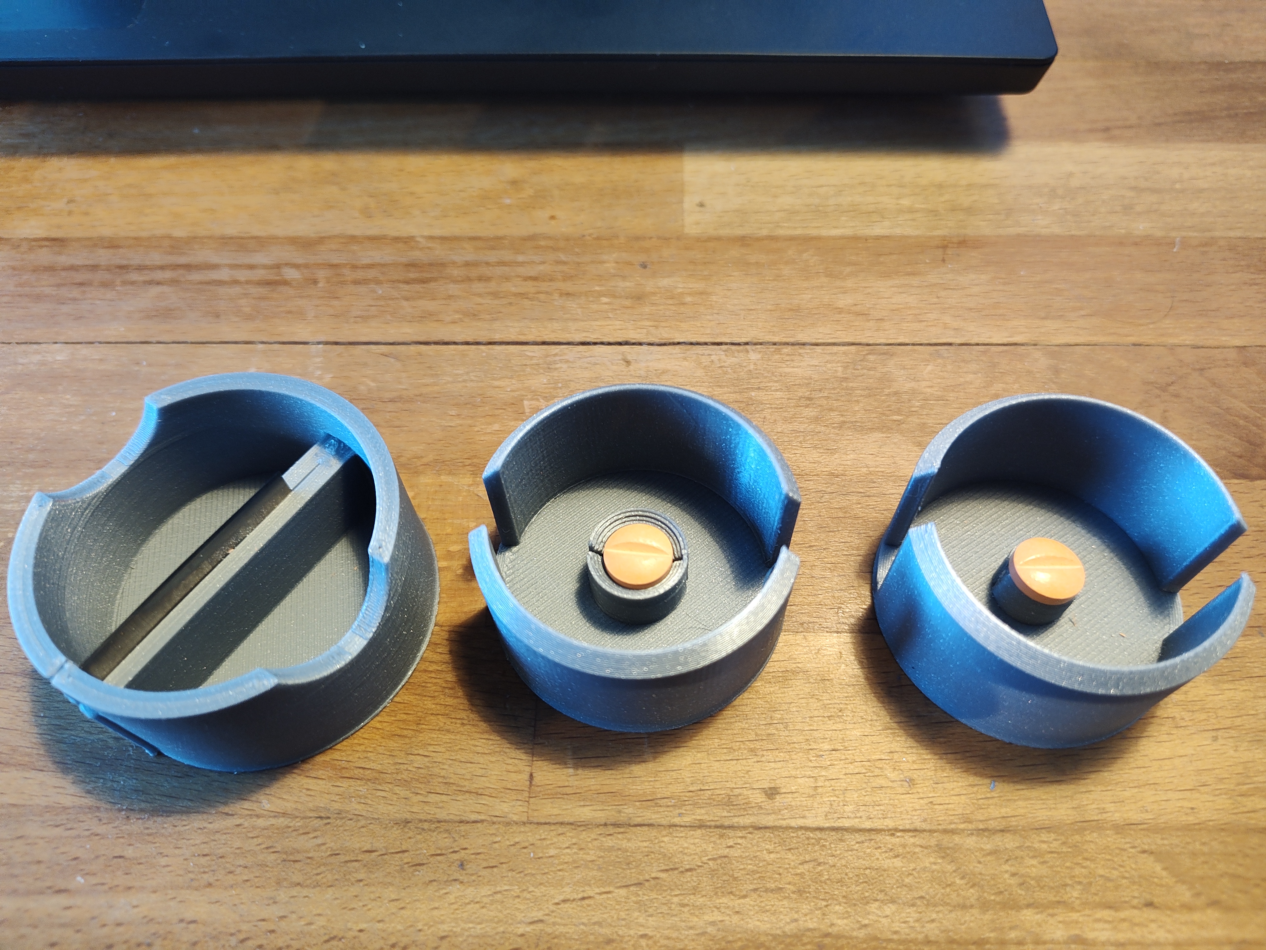 Dave's pill splitter: Pill holder for larger pills (Ø < 14 mm)
