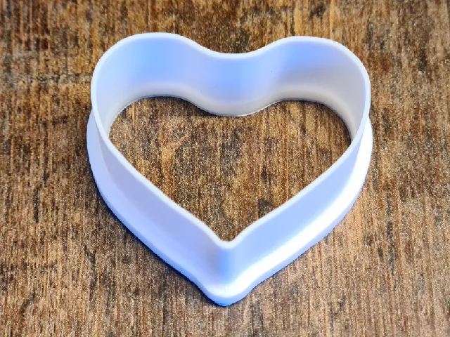 Christmas: heart cookie cutter