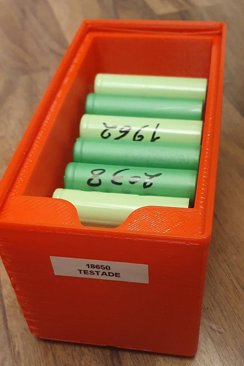 gridfinity bin for 18650 cells 2x4