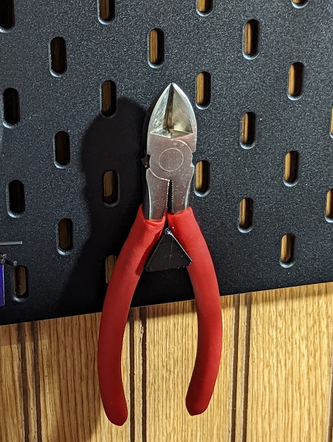 Skadis Wire Cutter Holder