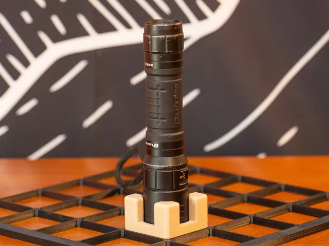 Luxpro XP976 Flashlight – Gridfinity Holder