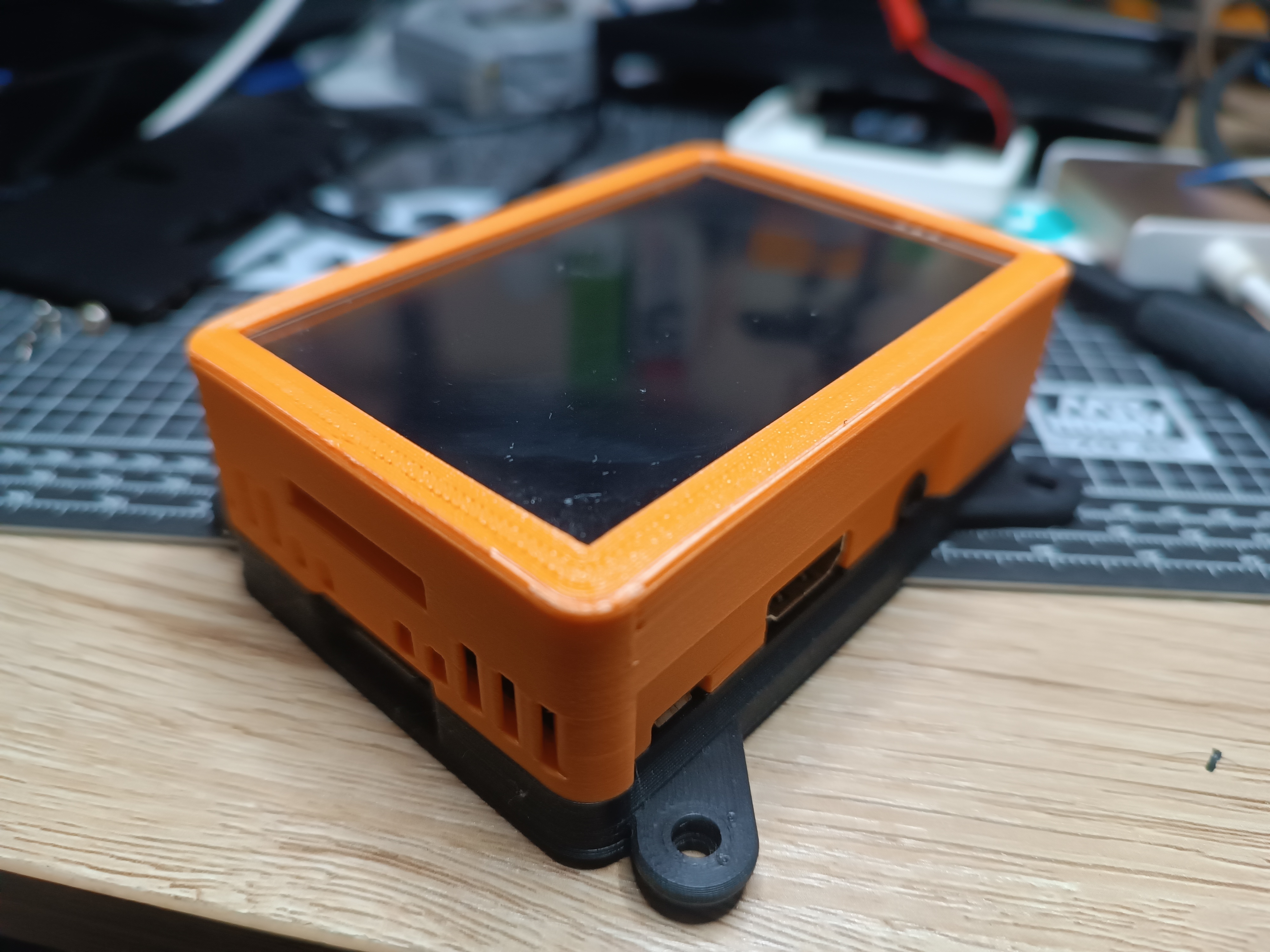 Miniatura 2 do modelo 3D Raspberry Pi 3B 3.5 Screen Top Case