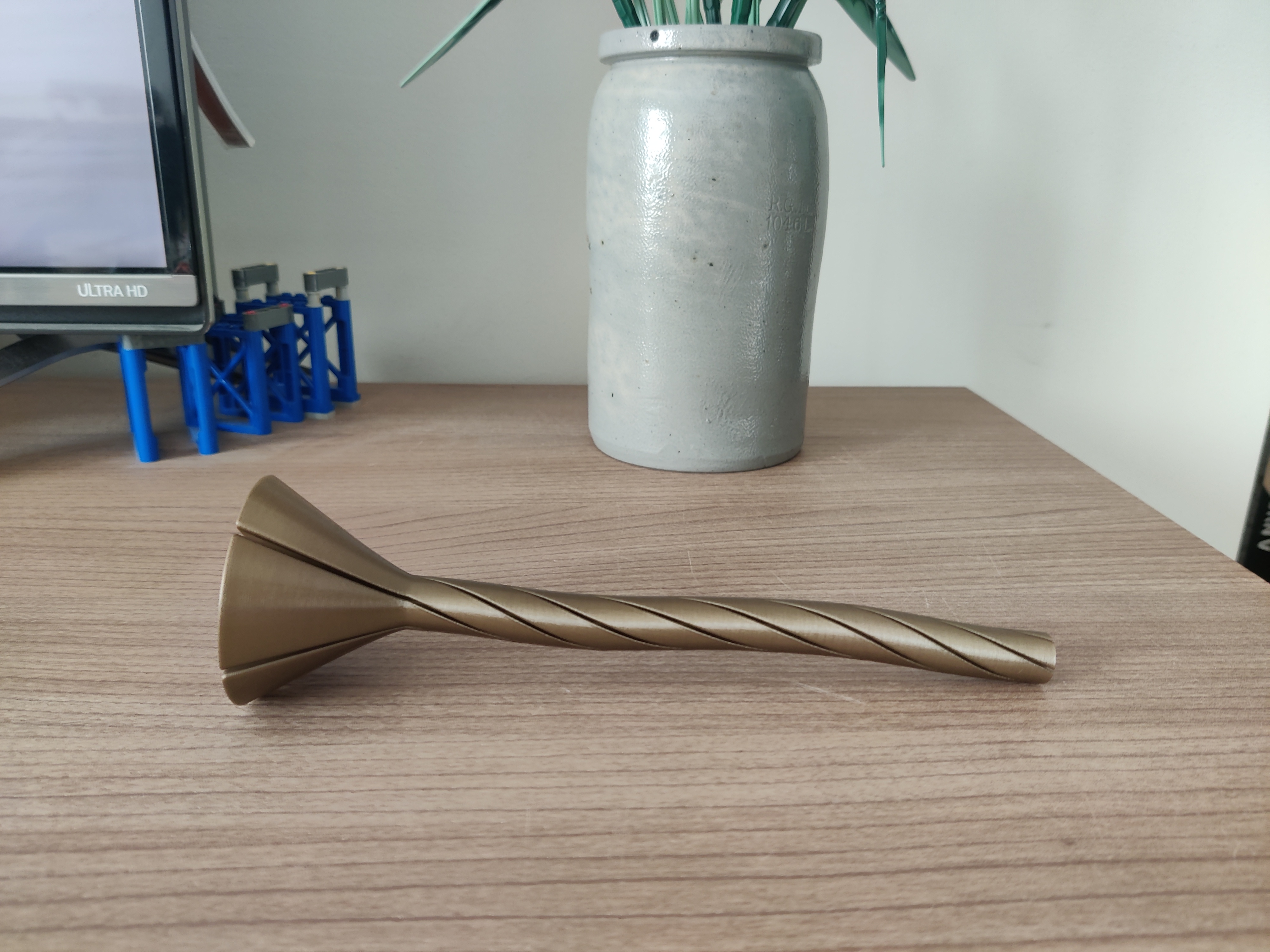 A Stem in Vase Mode 7CM