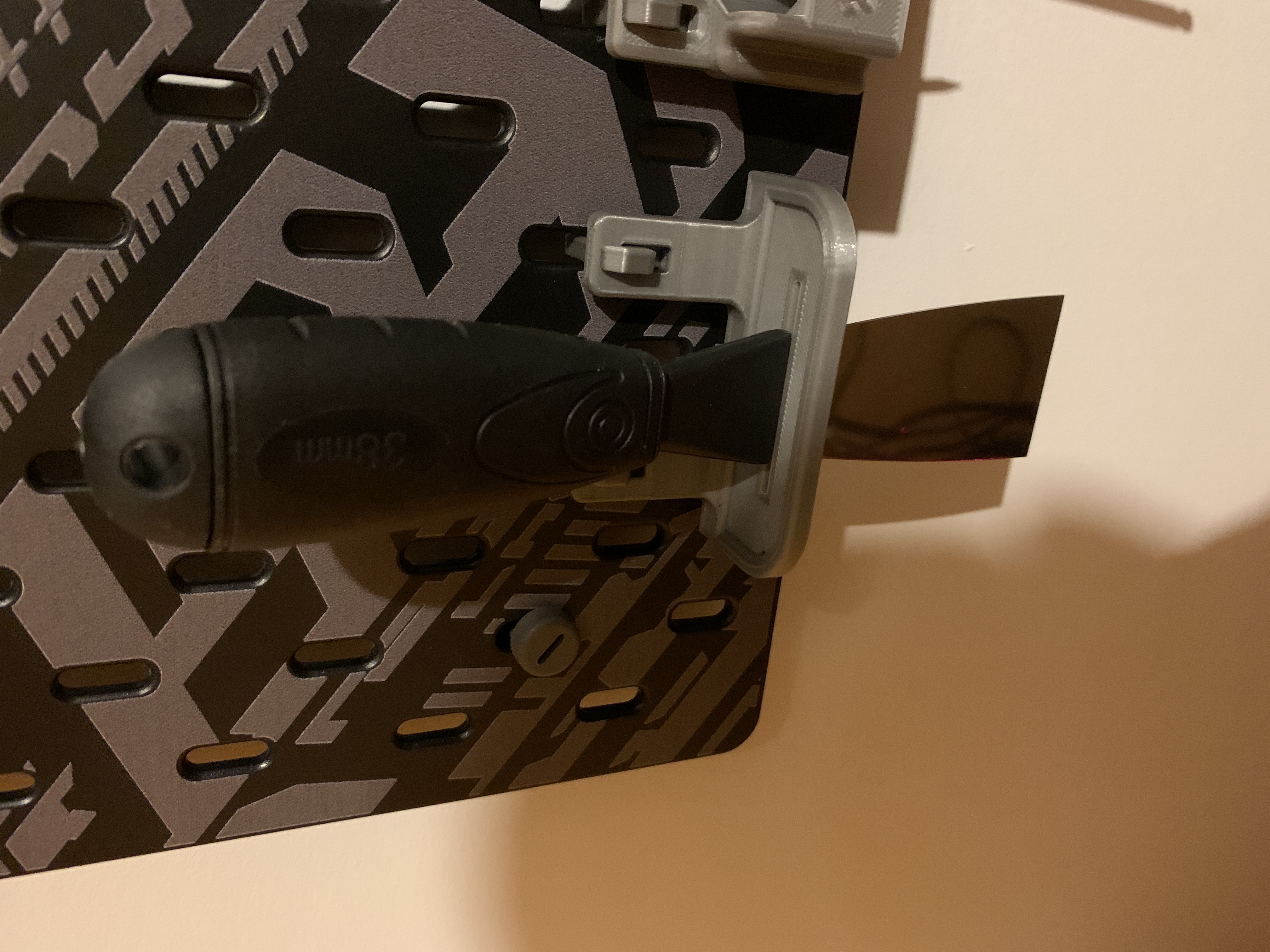 SKADIS scraper holder