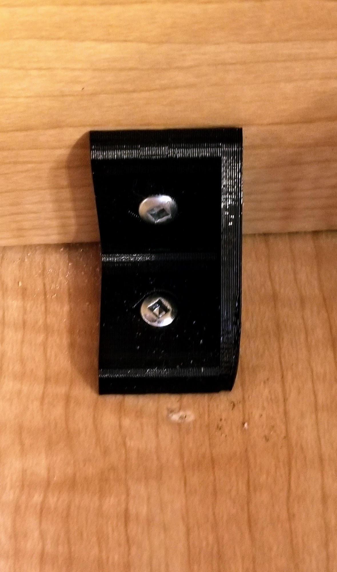 90 Degree Right-Angle Bracket for household repairs (#6 screws, customizable)