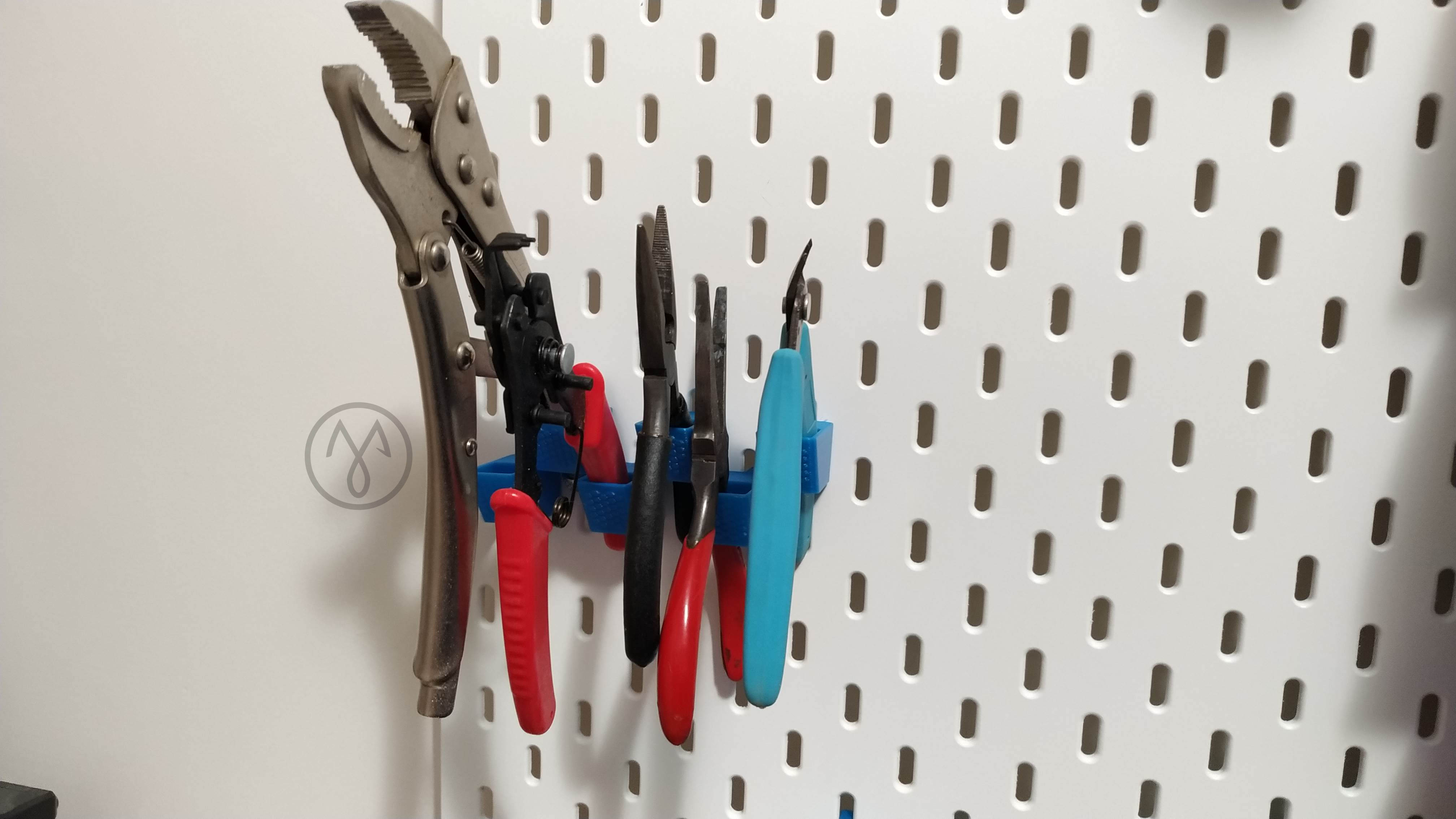 Pliers holder for Ikea SKÅDIS by ByteSlinger, Download free STL model