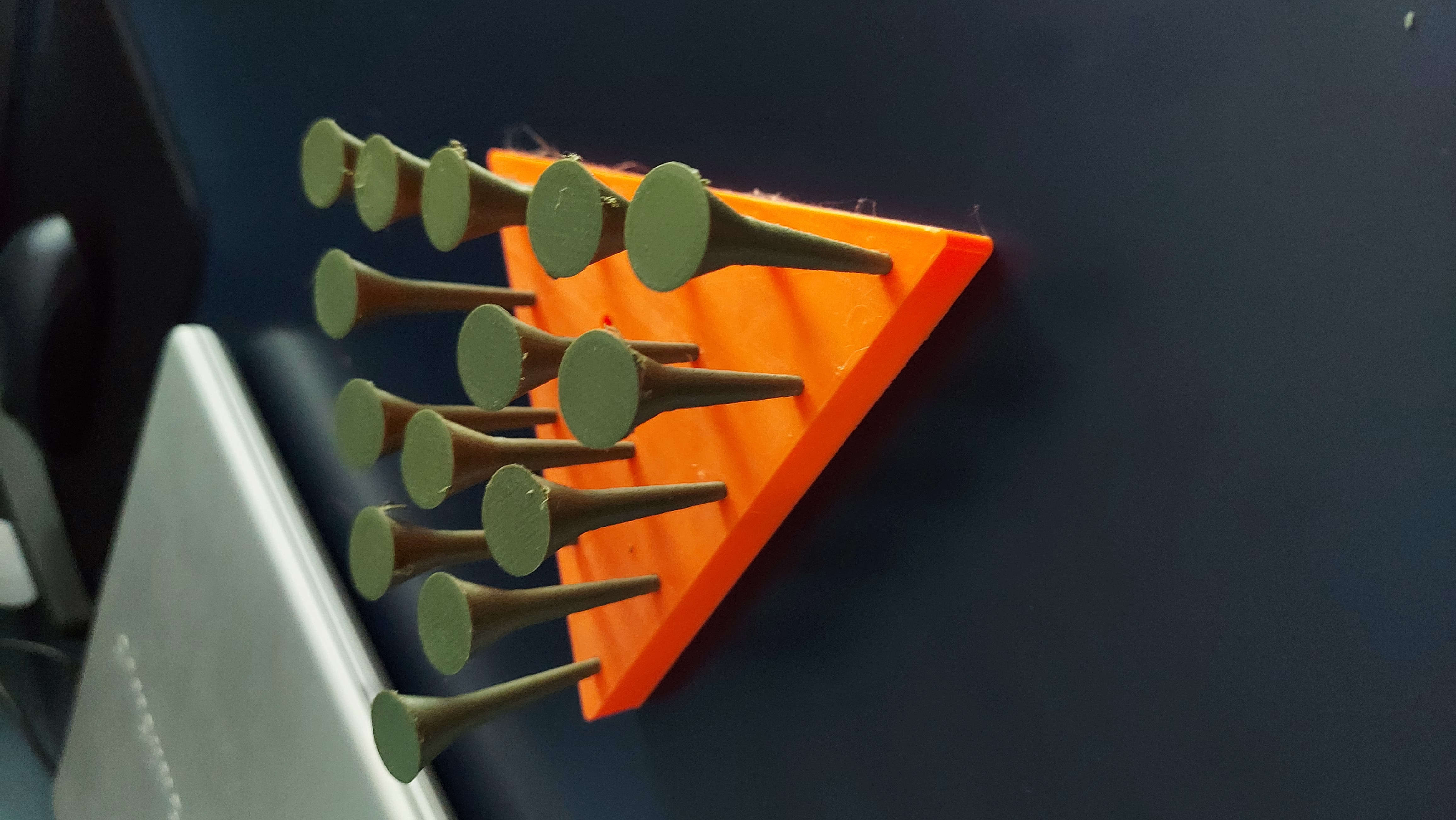GAME - TRICKY TRIANGLE