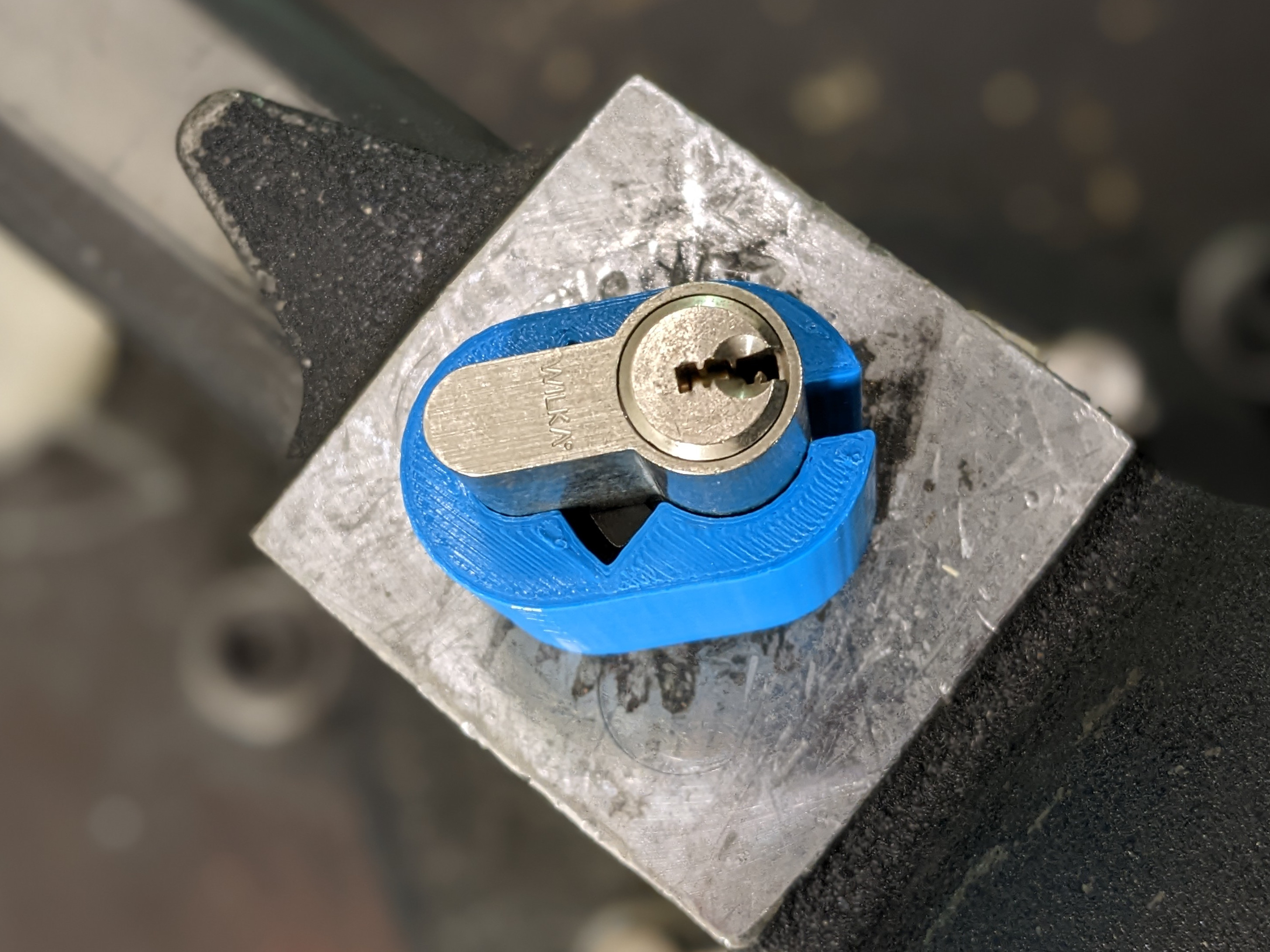 Lock Holder for Euro Cylinder Locks (handheld & vise) by effae