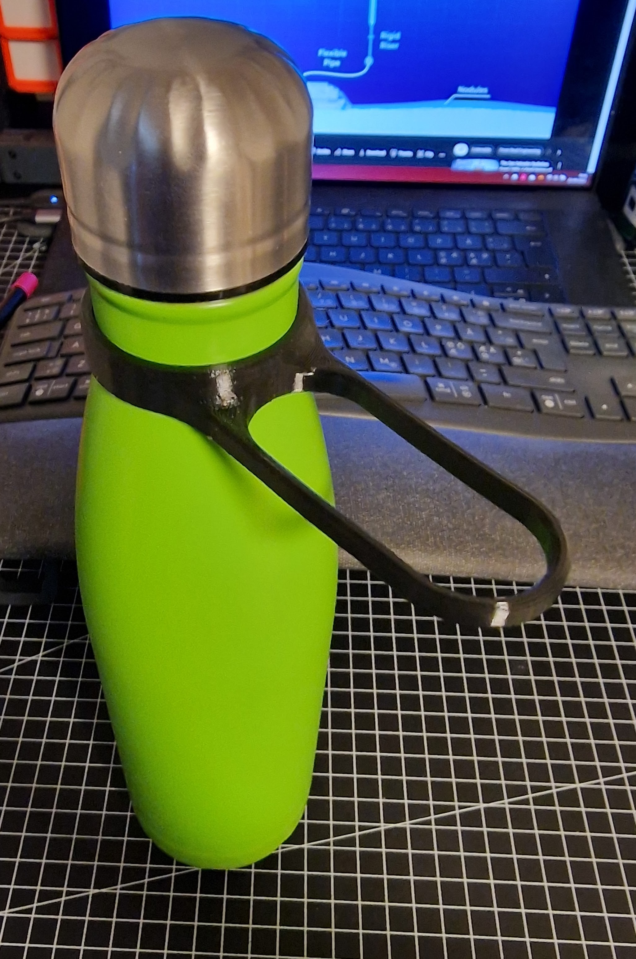 TPU Water bottle handles by Graloth Download free STL model