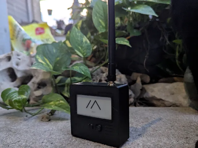 SEEED Wio Tracker L1 E-ink Crude case for 3000mah maker focus battery (old)