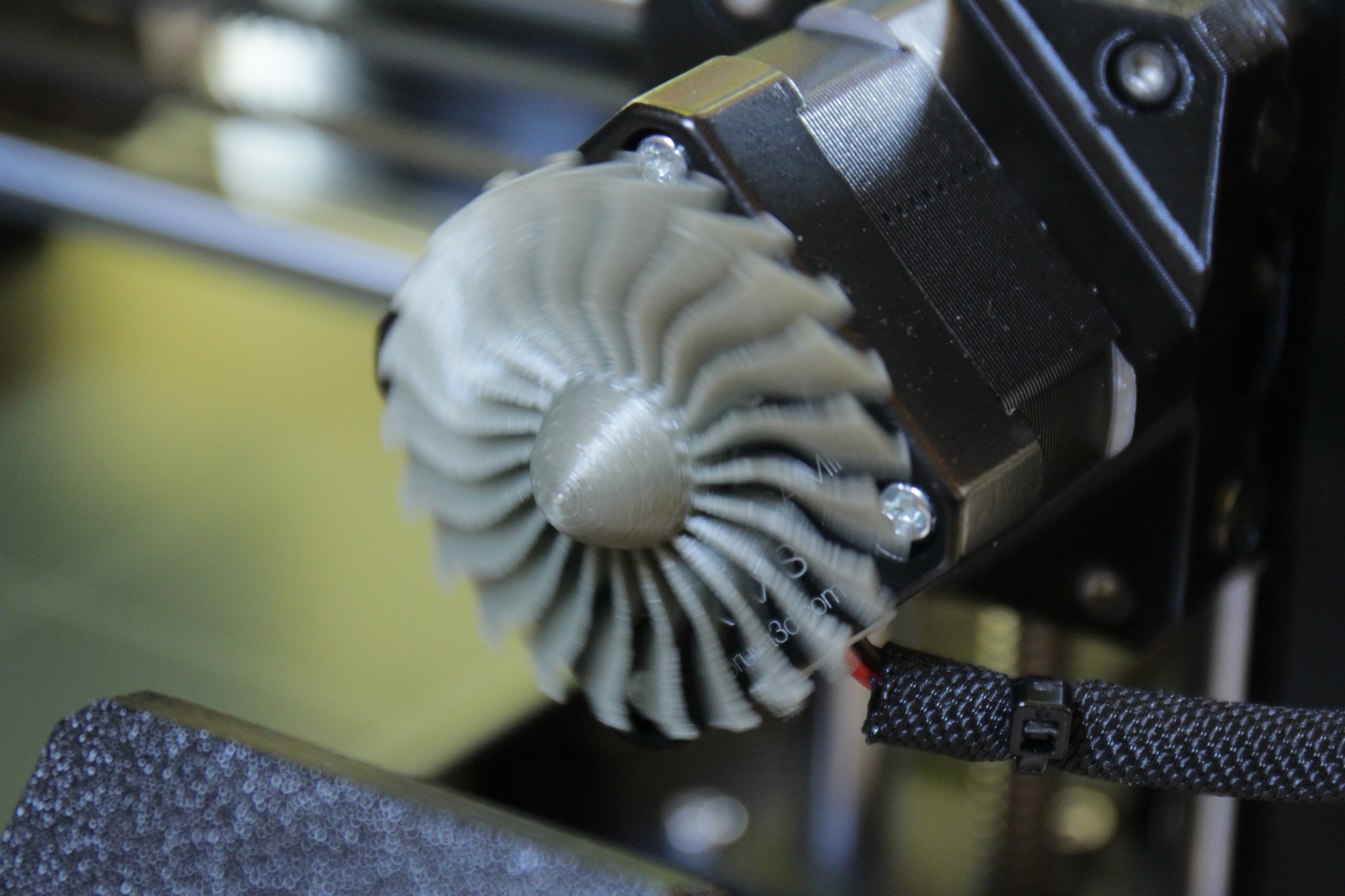 Miniatura 2 do modelo 3D Jet engine extruder indicator remix