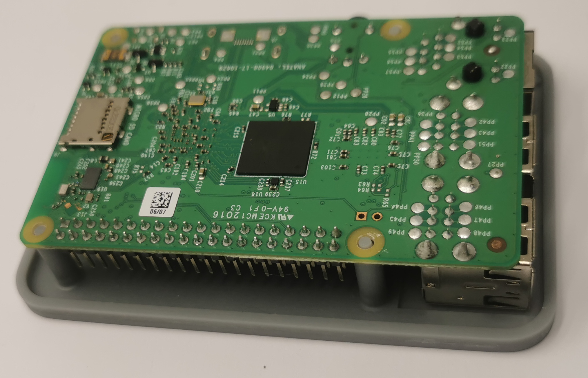 Easy Soldering Stand For Raspberry Pi 3 & 4 (Resin) by diyblender