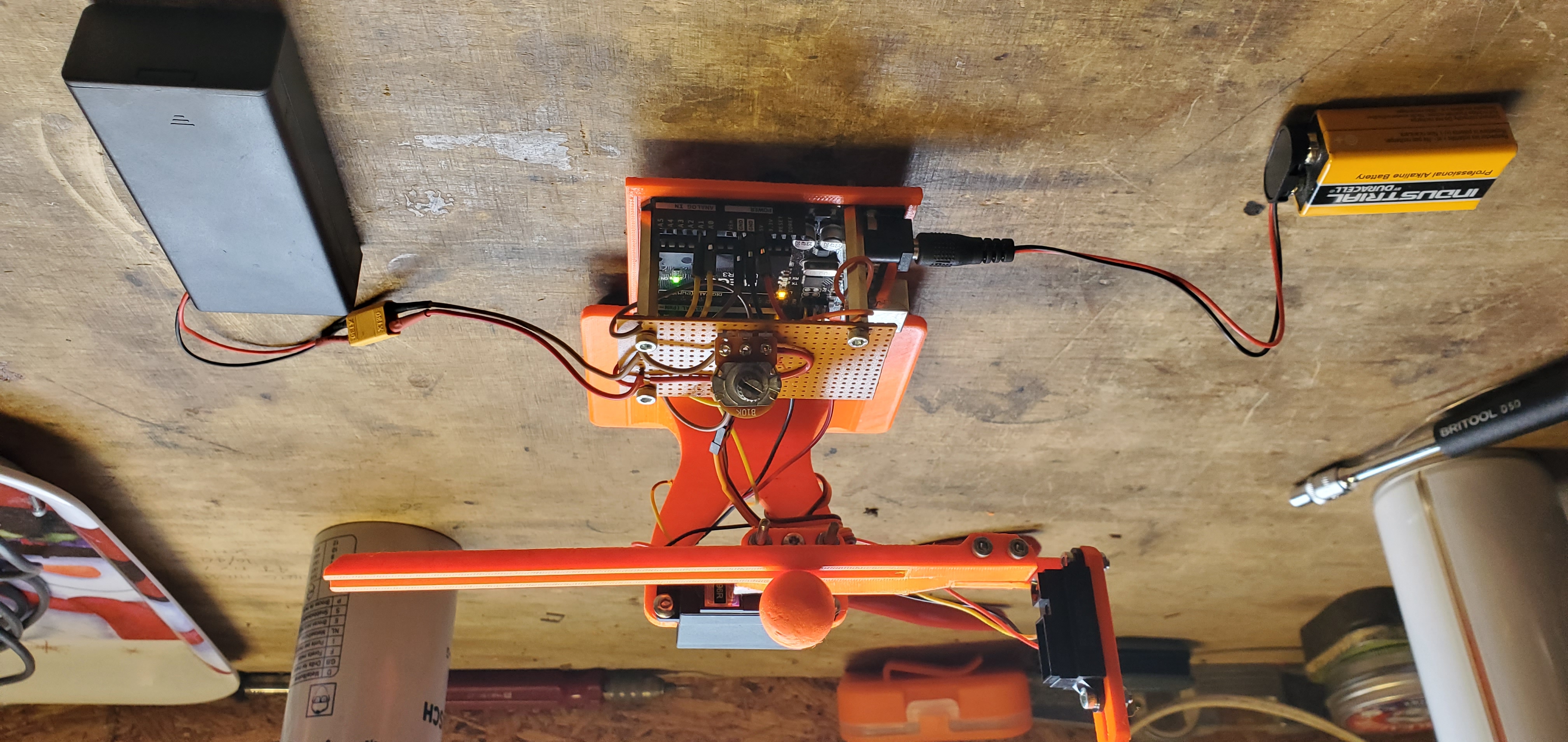 Arduino PID seesaw: A ball balancing machine