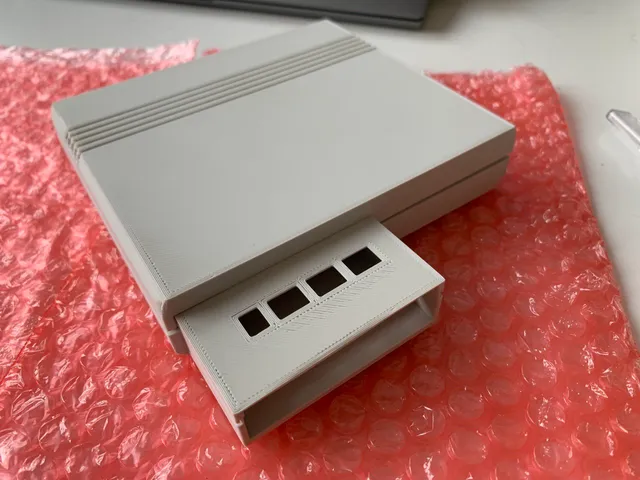 Commodore 1700 1750 1764 REU case