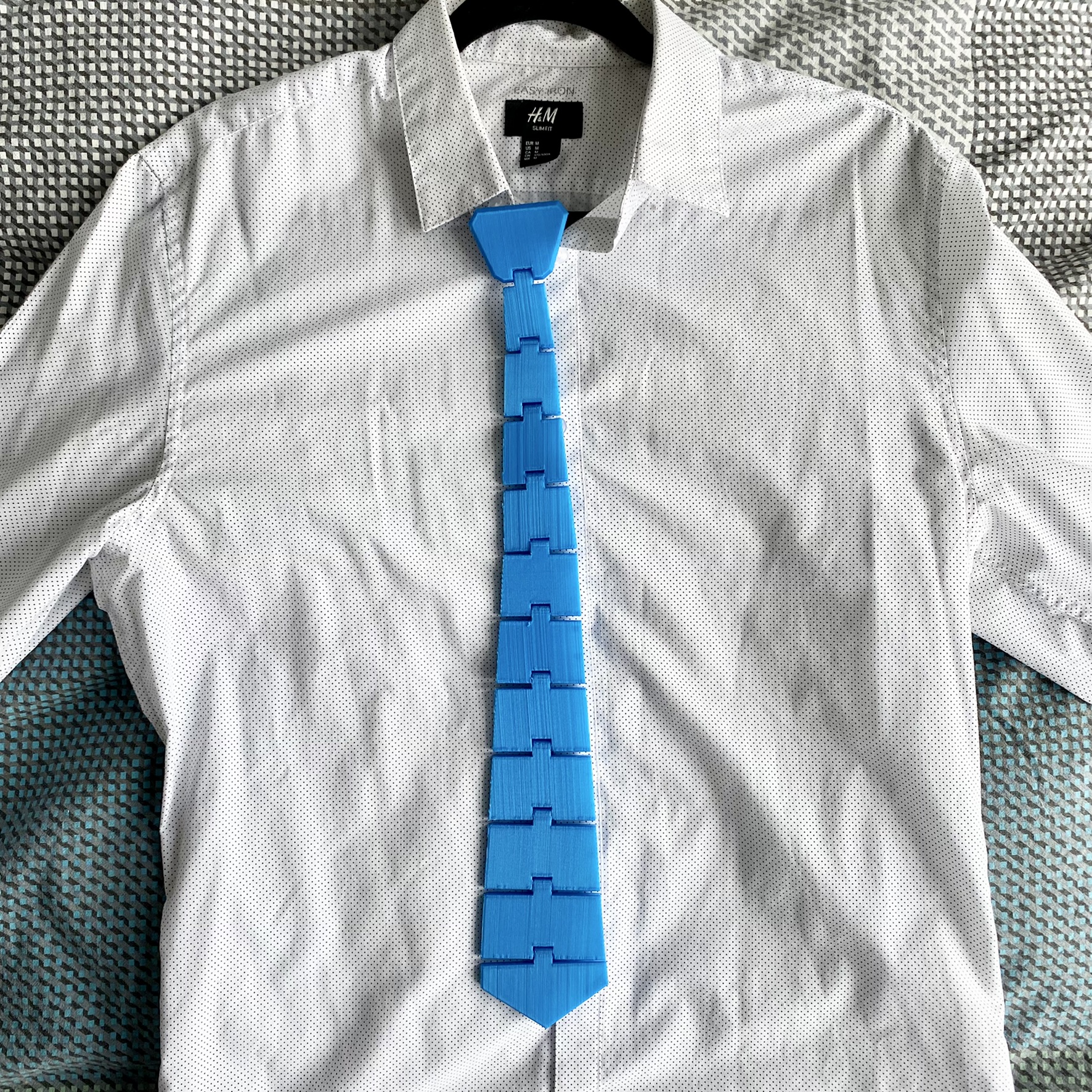 Articulated tie (STEP file included)