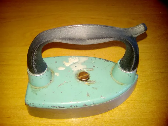 Antique Toy Iron replacement handle.