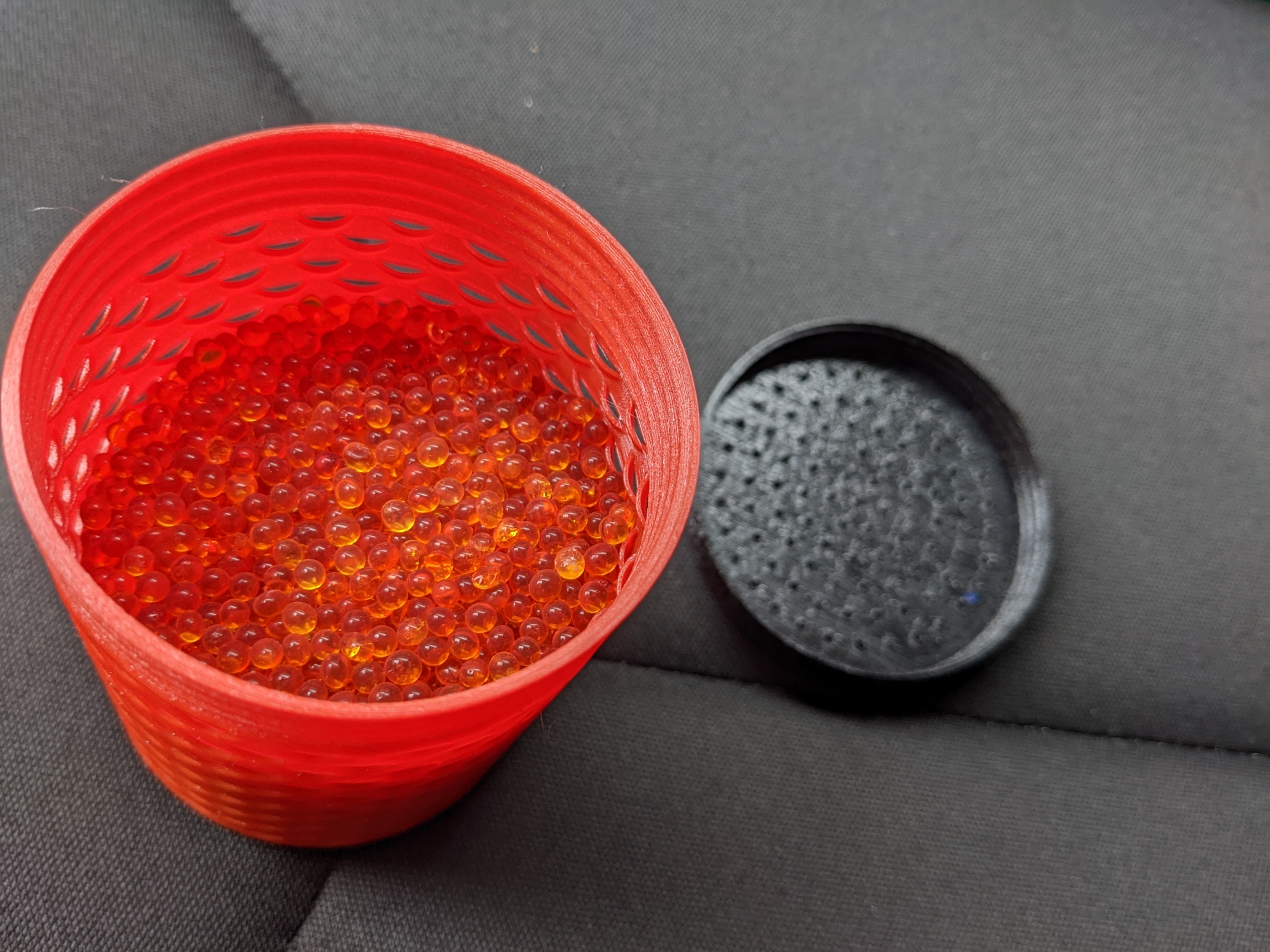 Big Vase mode Silica / dessicant container (for car)