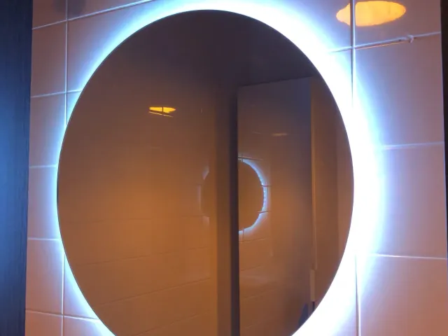 Floating Round Mirror Mount