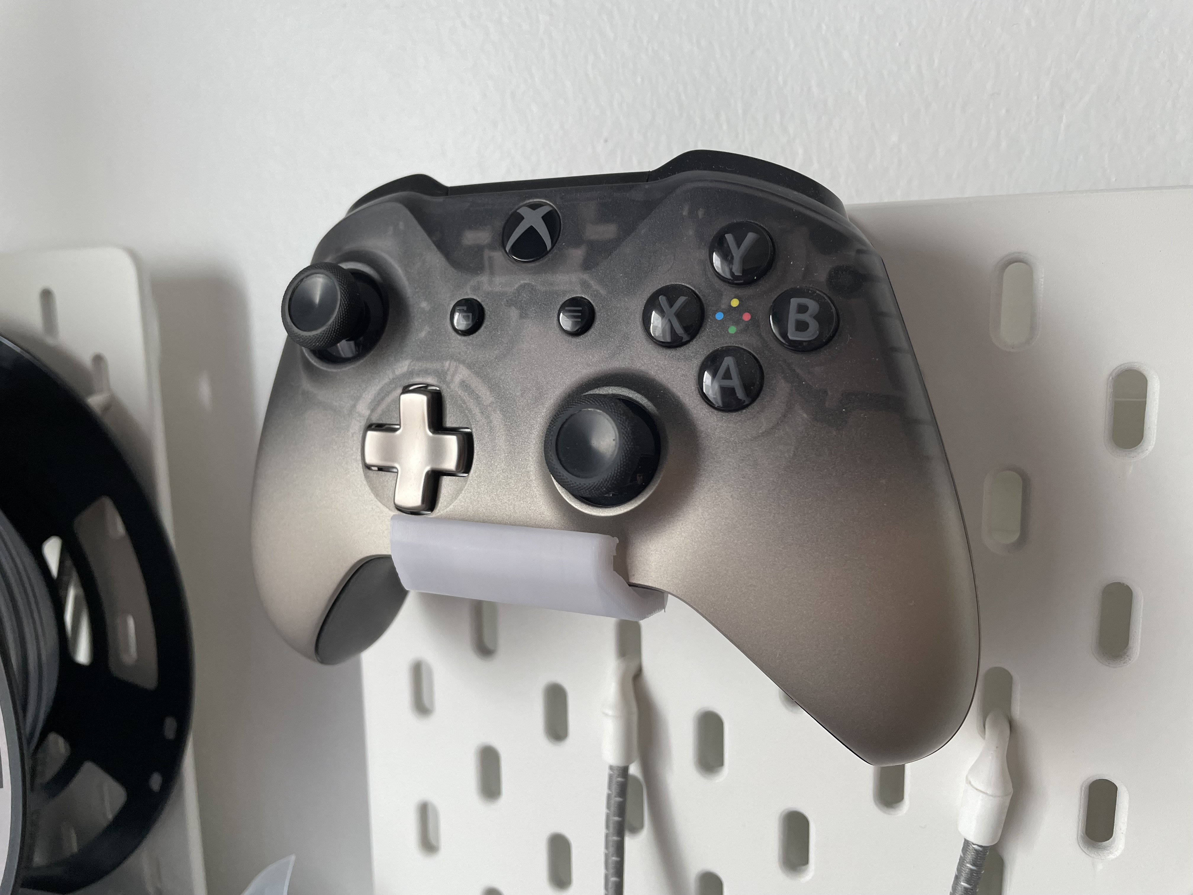 Xbox / Switch controller IKEA pegboard