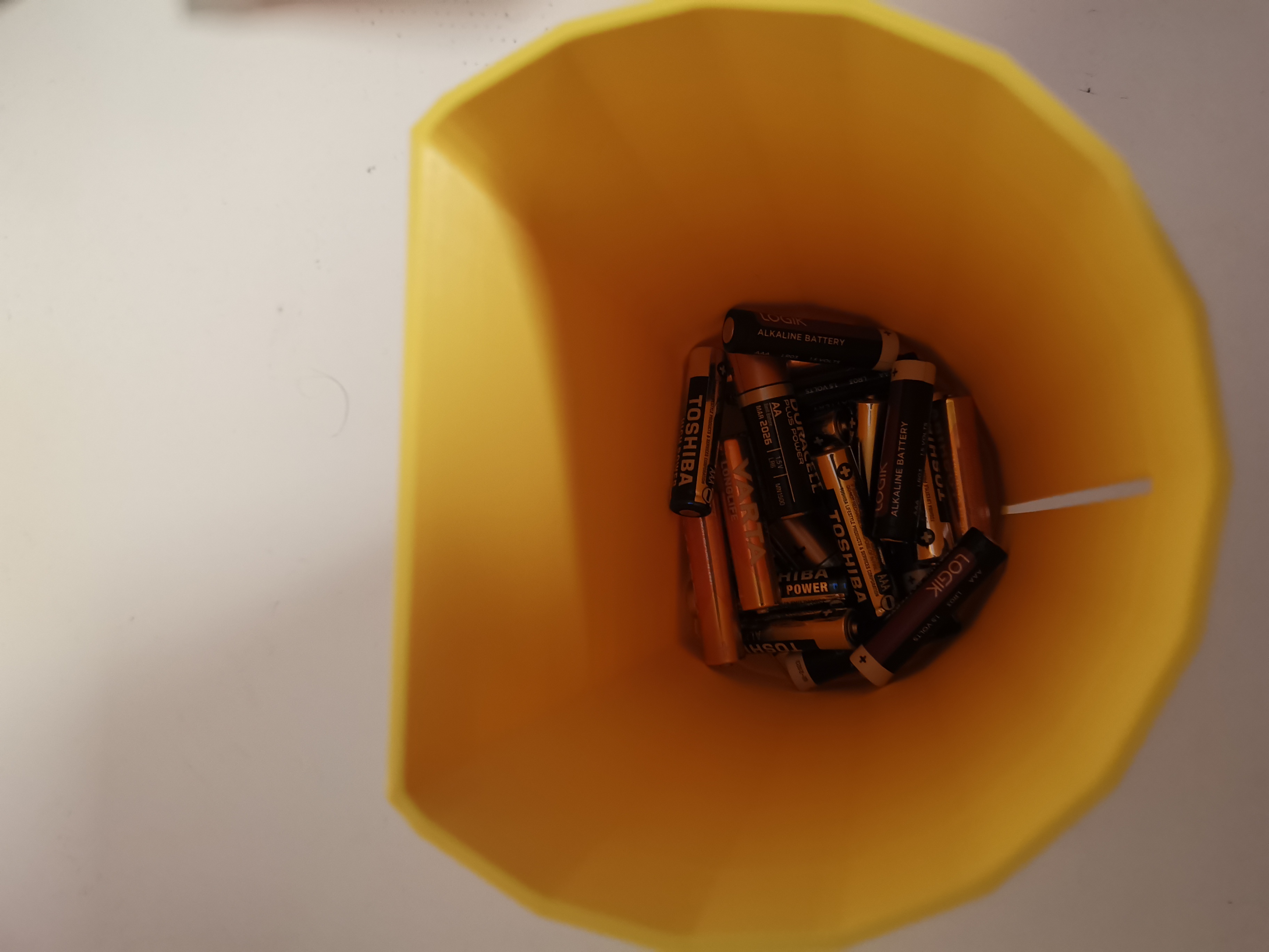 Battery Graveyard - Trashcan — miniatura 3