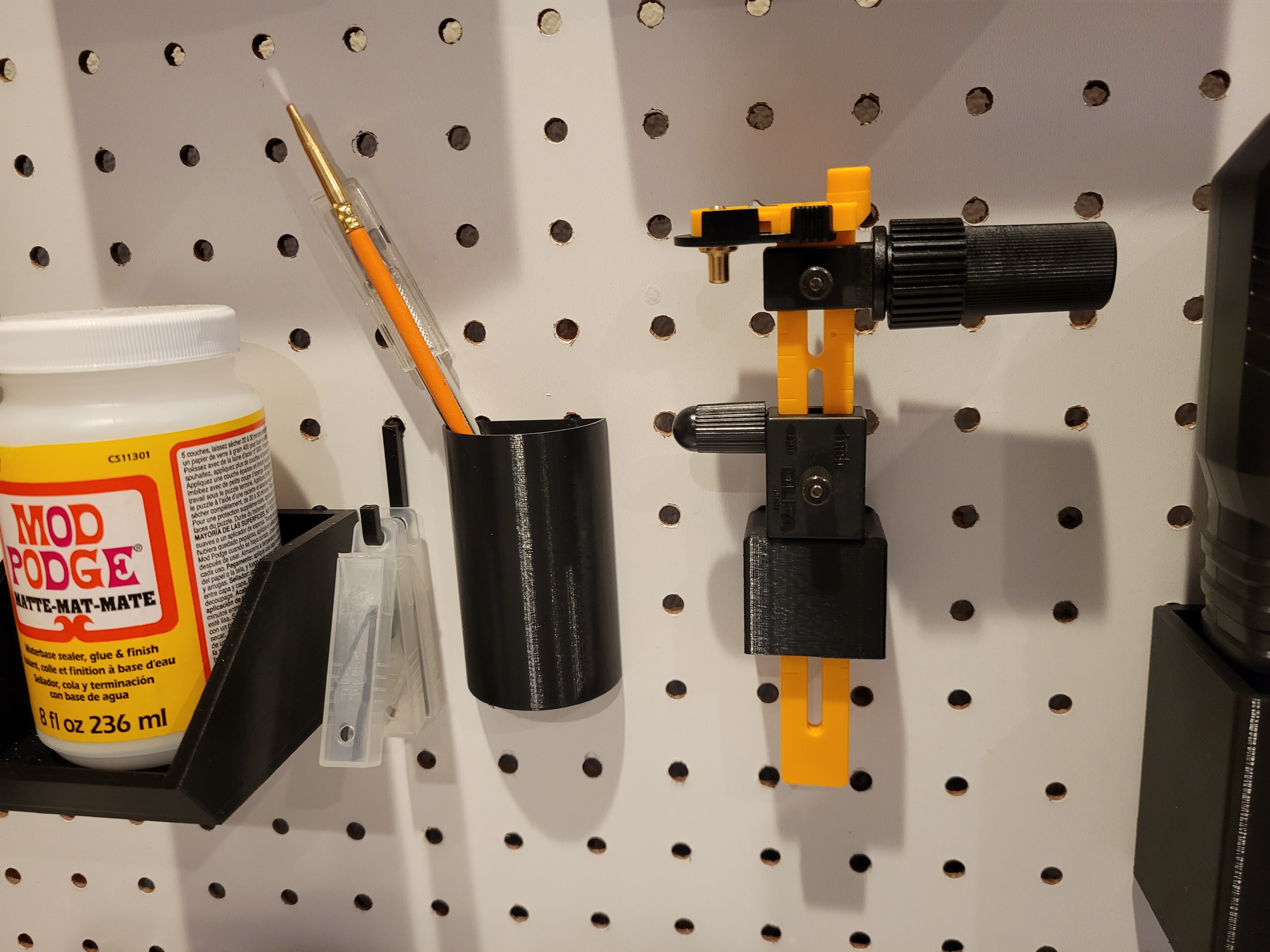 Circle Cutter Pegboard Holder