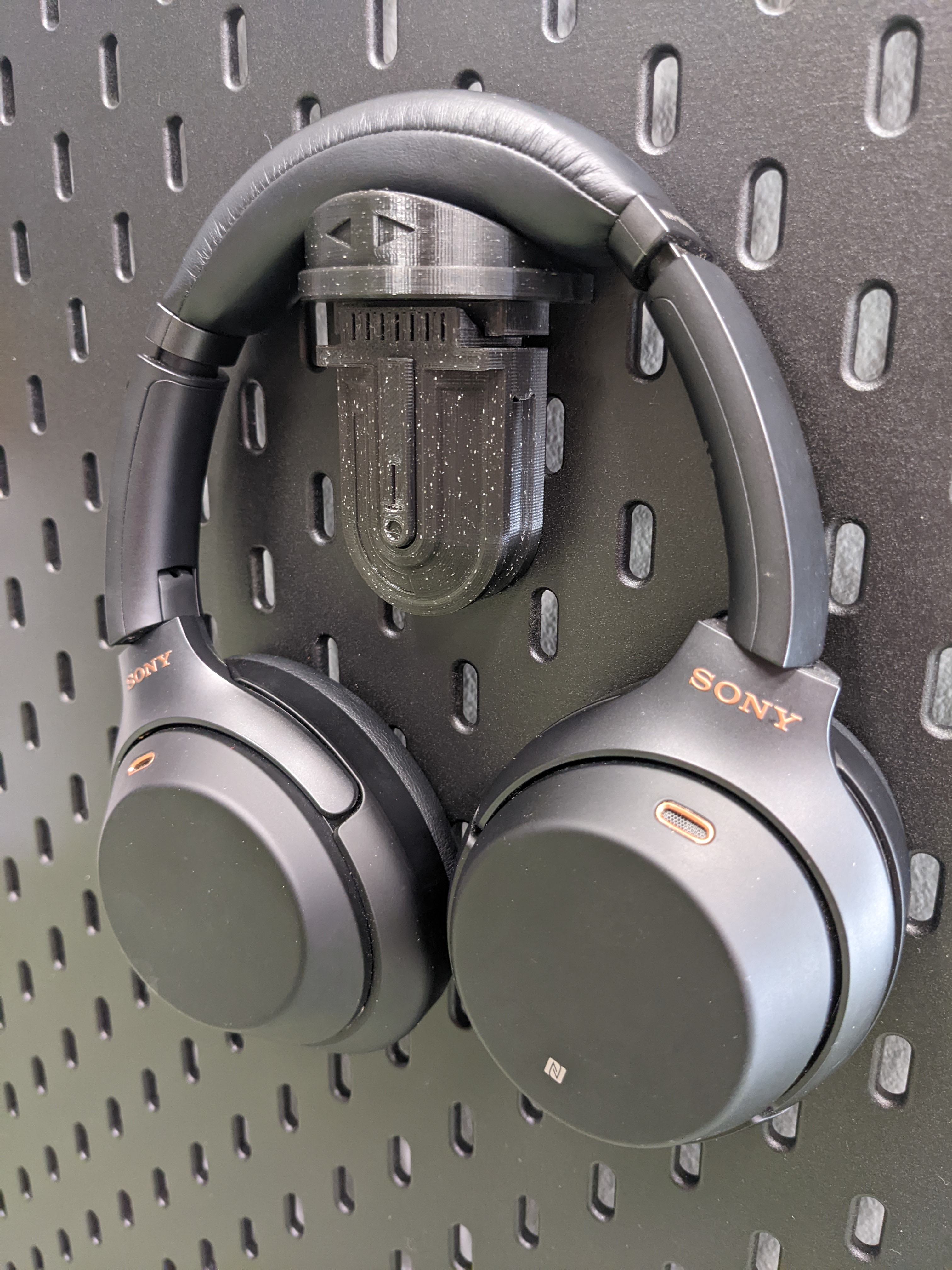 Boba Fett inspired Headphone Holder with Lock and Key System for Skadis