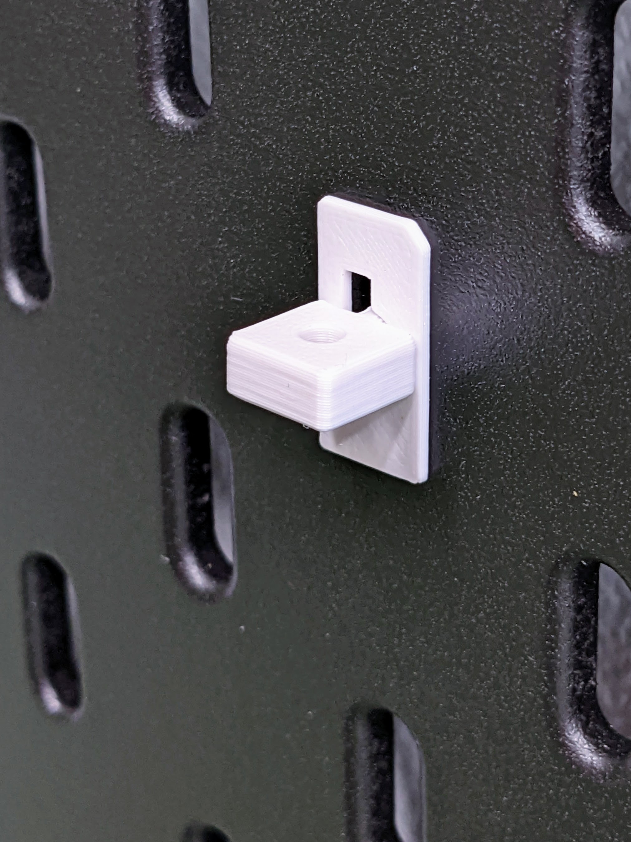 Skadis Lock and Key System