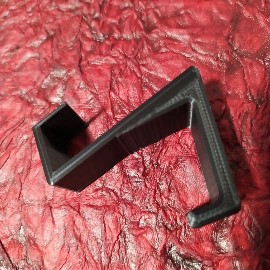 Very sturdy Doorhook