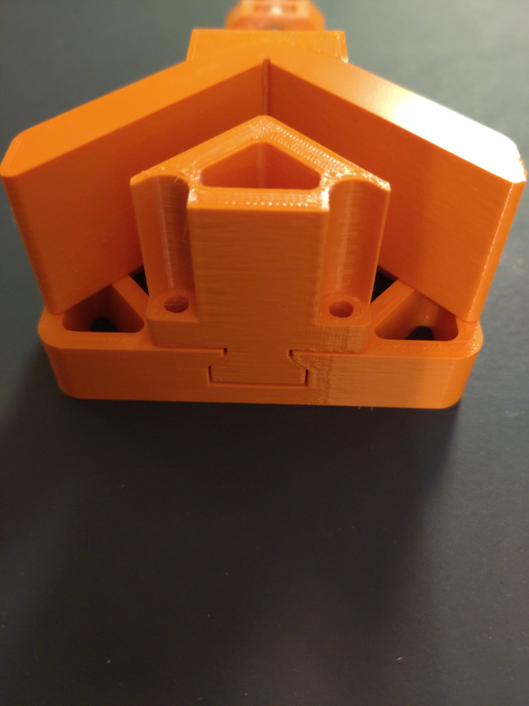 corner clamp remix by LudoM Download free STL model