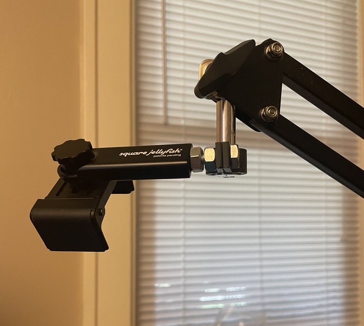 Camera mount (1/4") for microphone stand mount (5/8")
