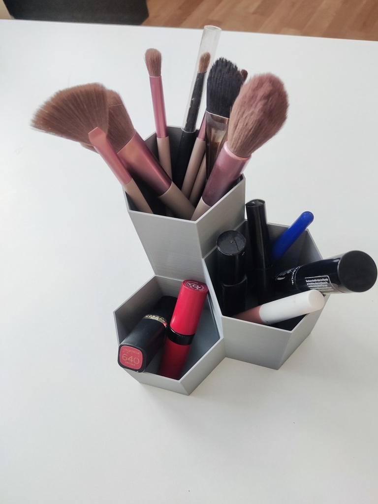 Makeup holder / organizer