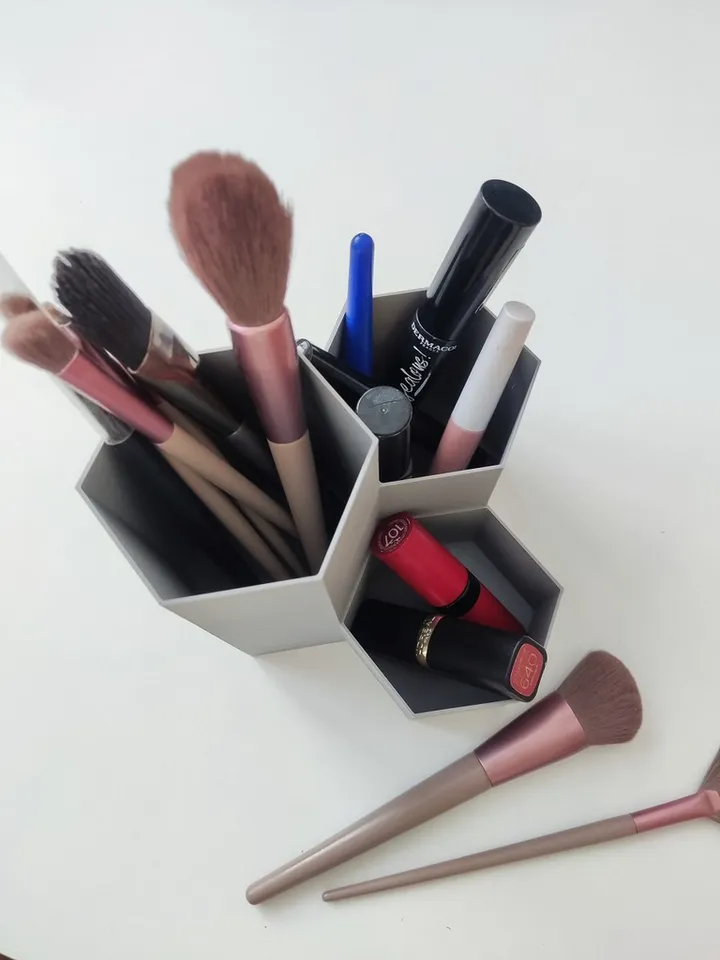 STL file Make-up brush organizer 🎨・3D printable model to download・Cults