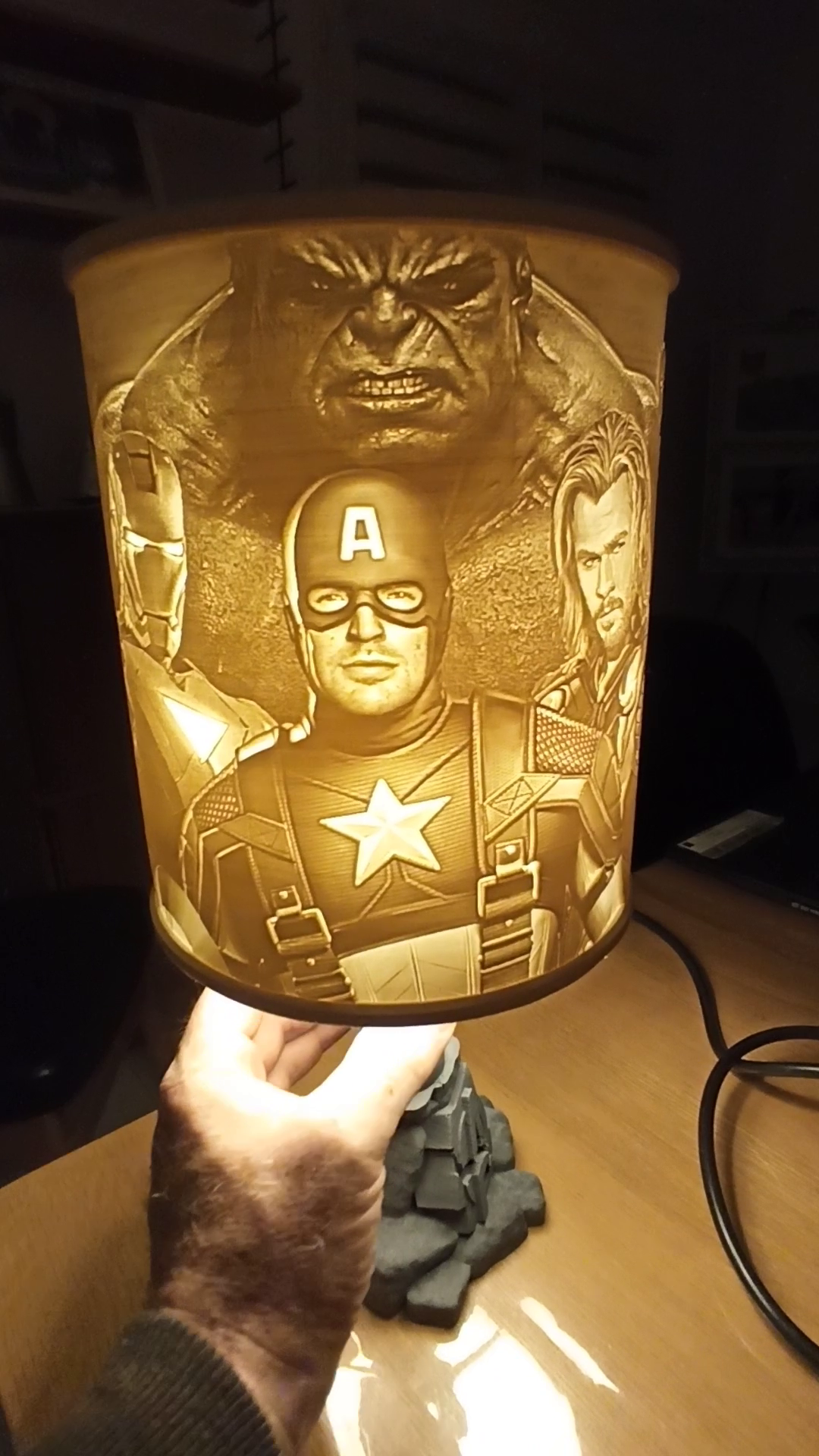 Lithophane Avenger Lamp