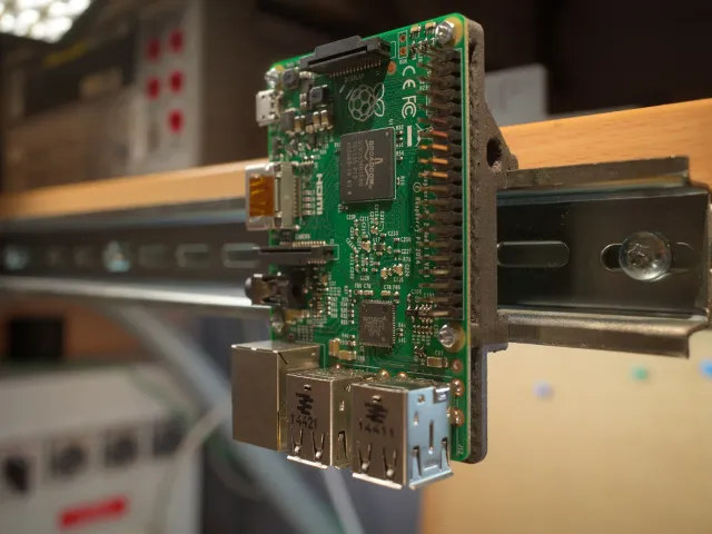 DIN rail mount for raspberry pi