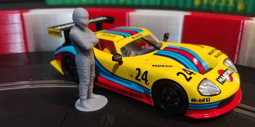 1/32 The Stig with chin support and standing base