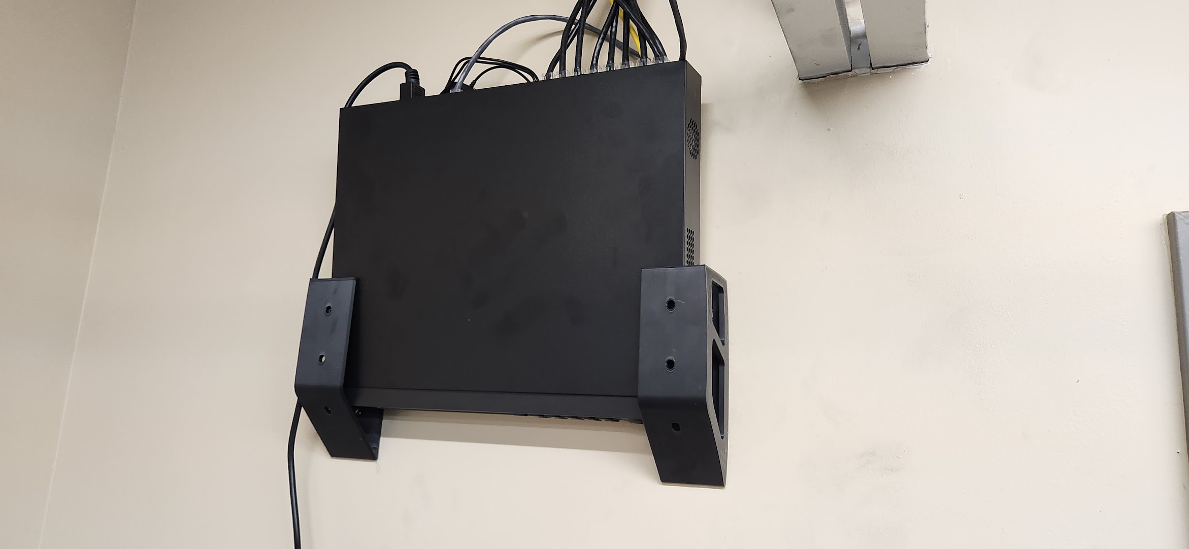 NVR Wall Mounts by Jeff Kinart Download free STL model