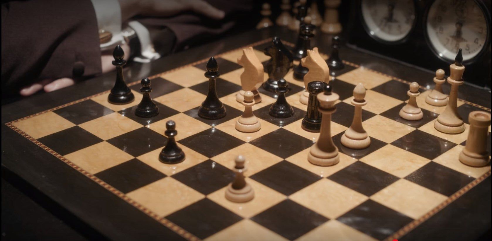 The Queen's Gambit Final Match Chess Set