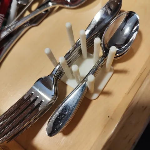 Minimalist Silverware Organizer (and retraction tower test)