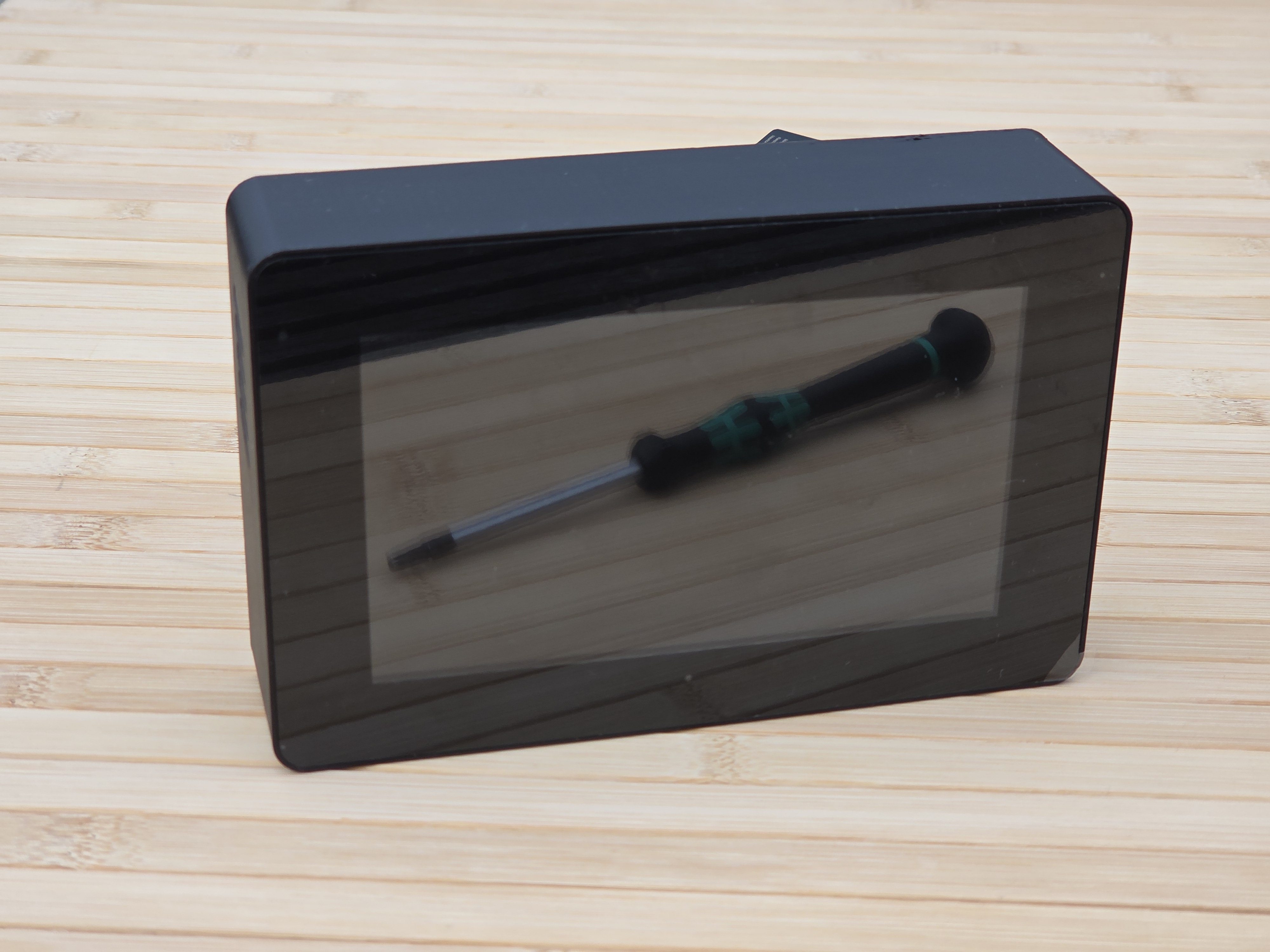 Raspberry Pi 5" Touch Display 2 Frame for RaspberryPi 4 - Horizontal - incl. Cutout - by Nerdiy.de