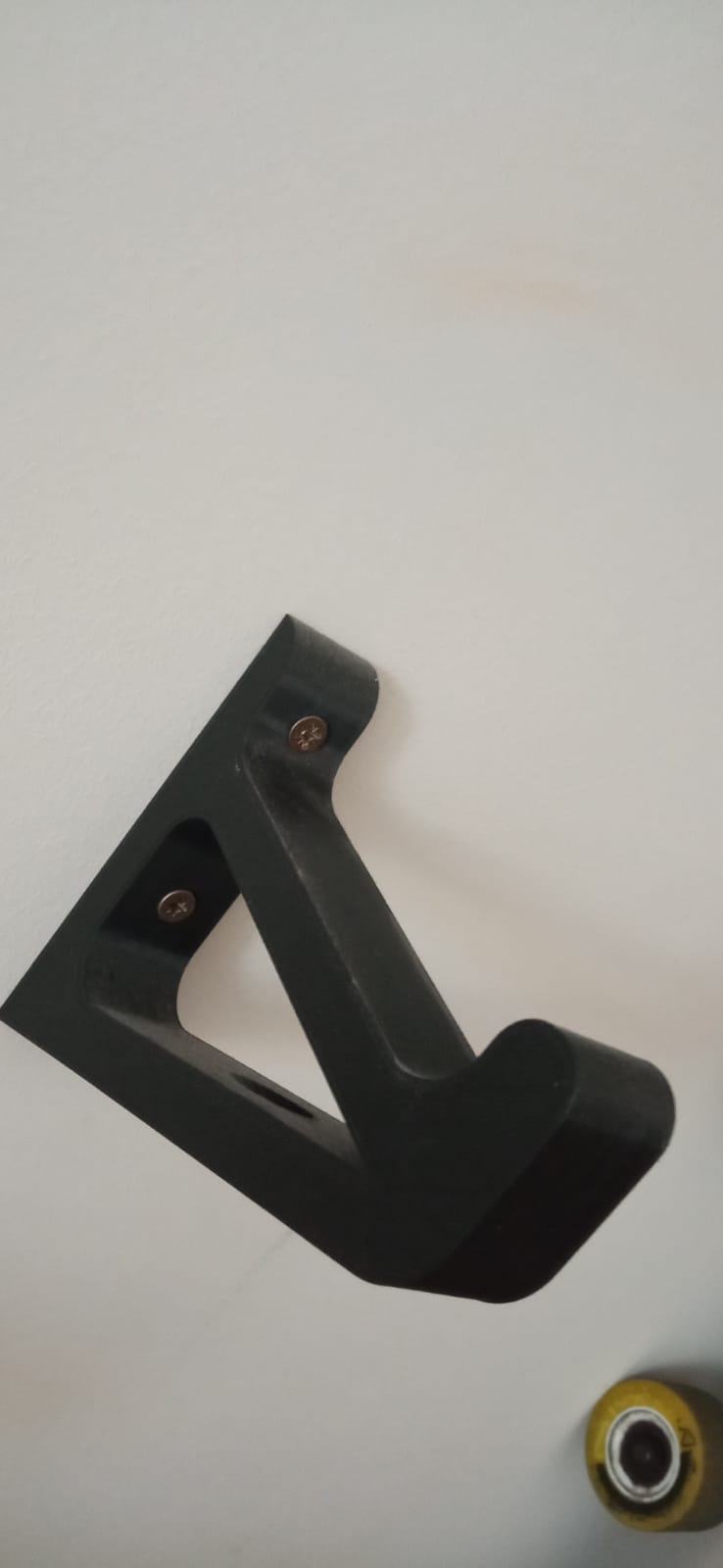 Surfboard and Skateboard wall holder by Manel Tanqueiro Download free