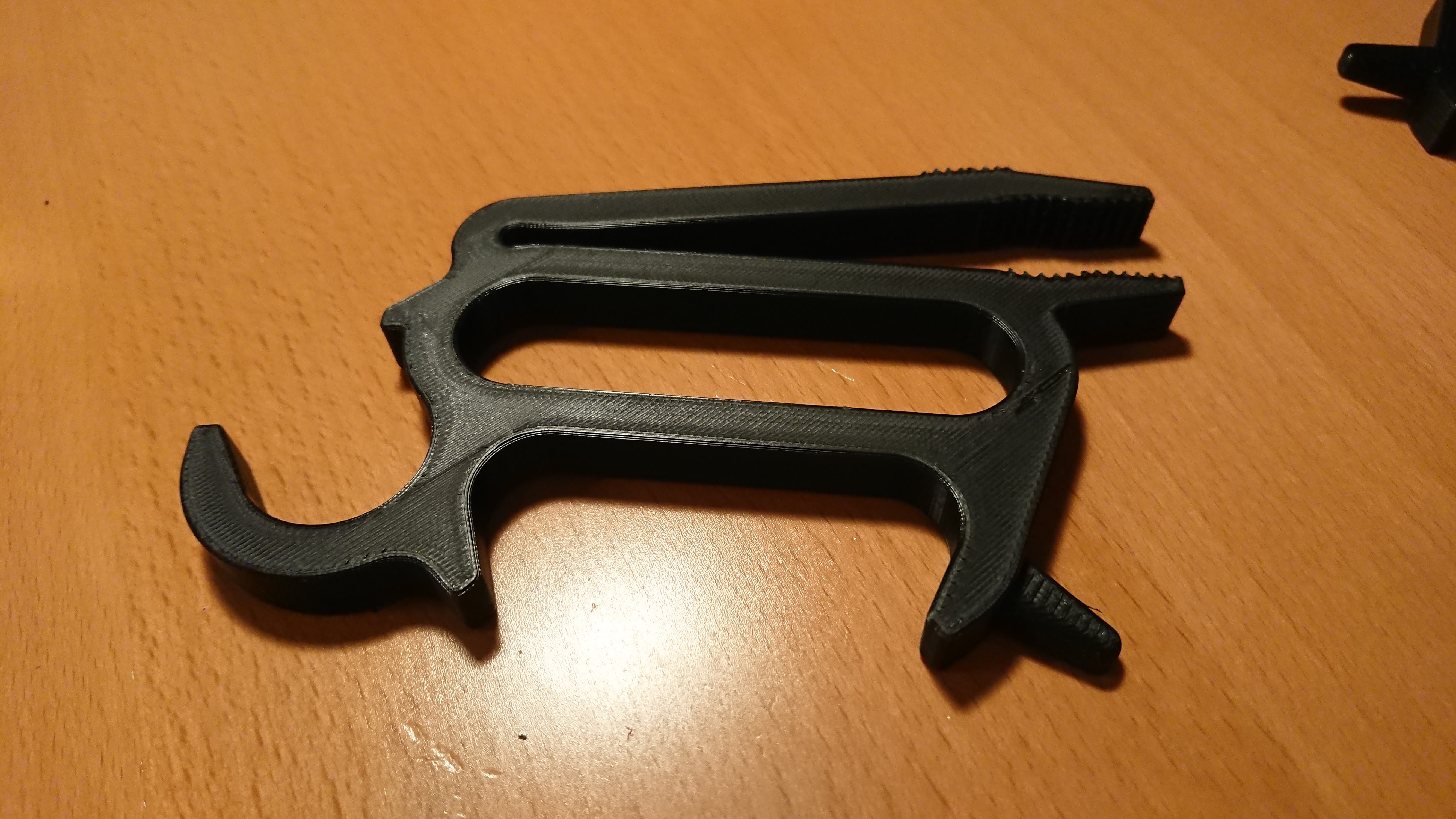 Miniatura 2 do modelo 3D Corona multitool with holster