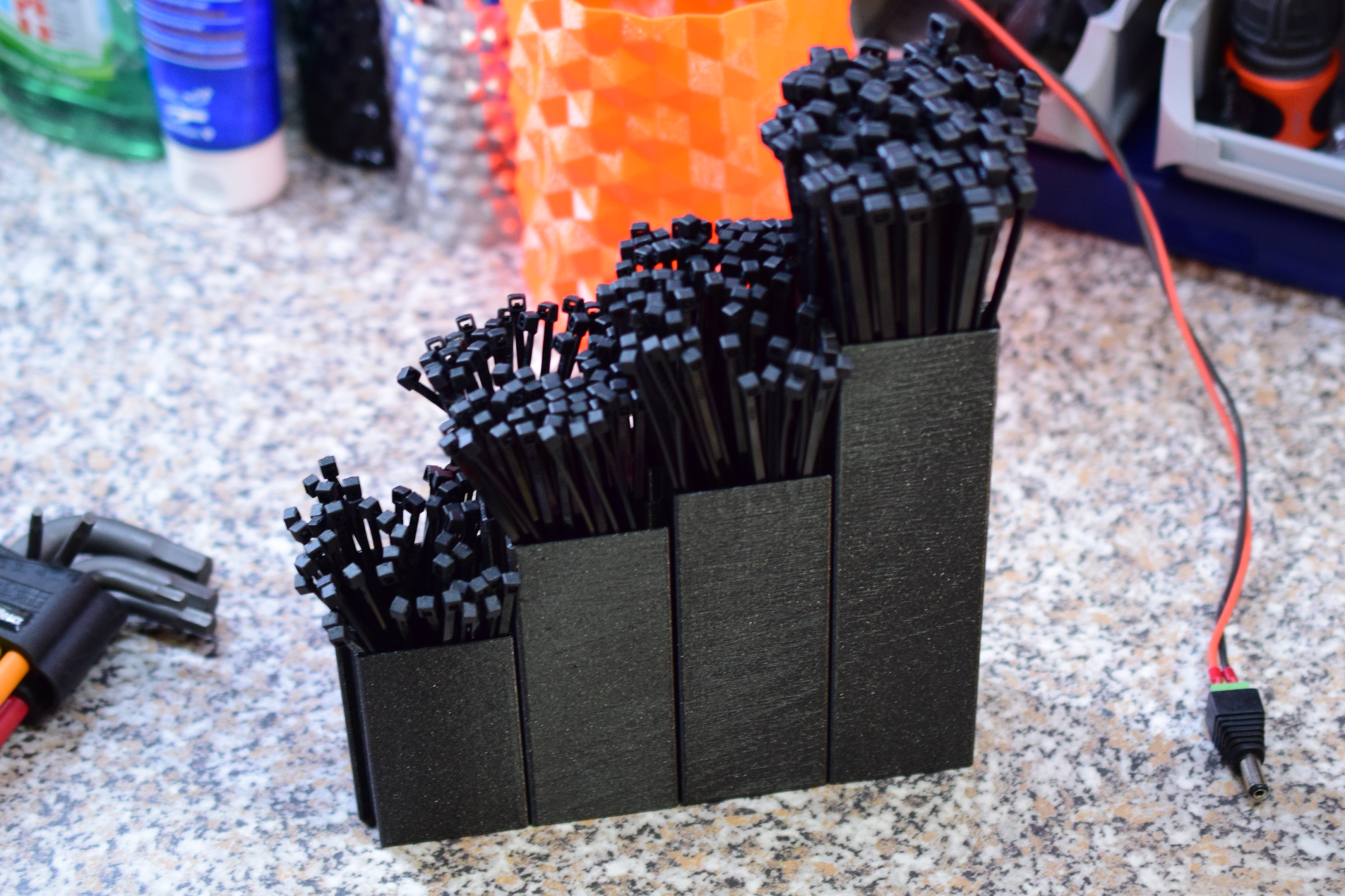Universal connectable storage - cabletie version