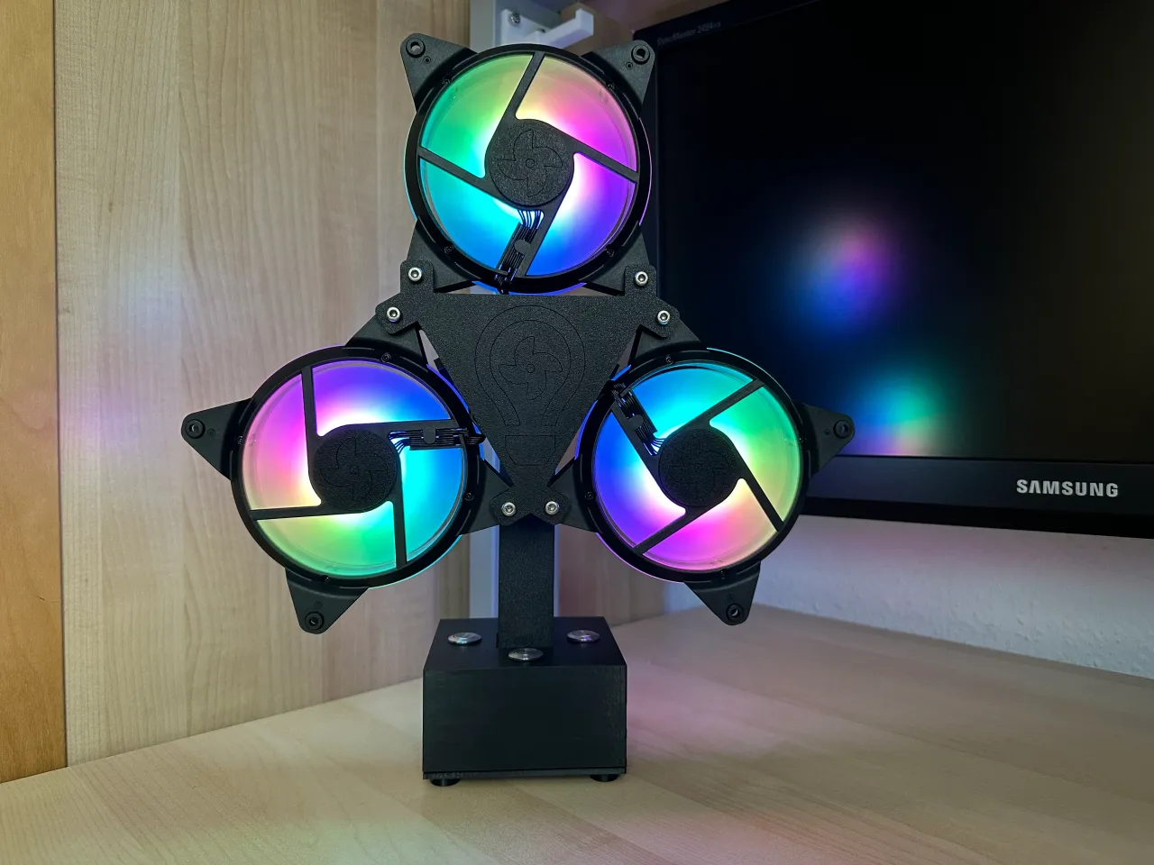 Manager Baglæns besked 3 x 120mm Arduino controlled RGB LED fan holder by AWSW | Download free STL  model | Printables.com