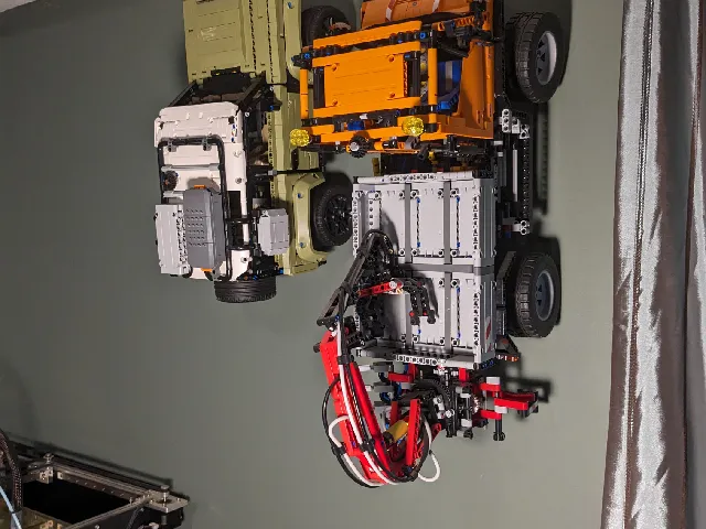 Lego Unimog and Land Rover Defender Wall Mount Bracket (8110, 42110)