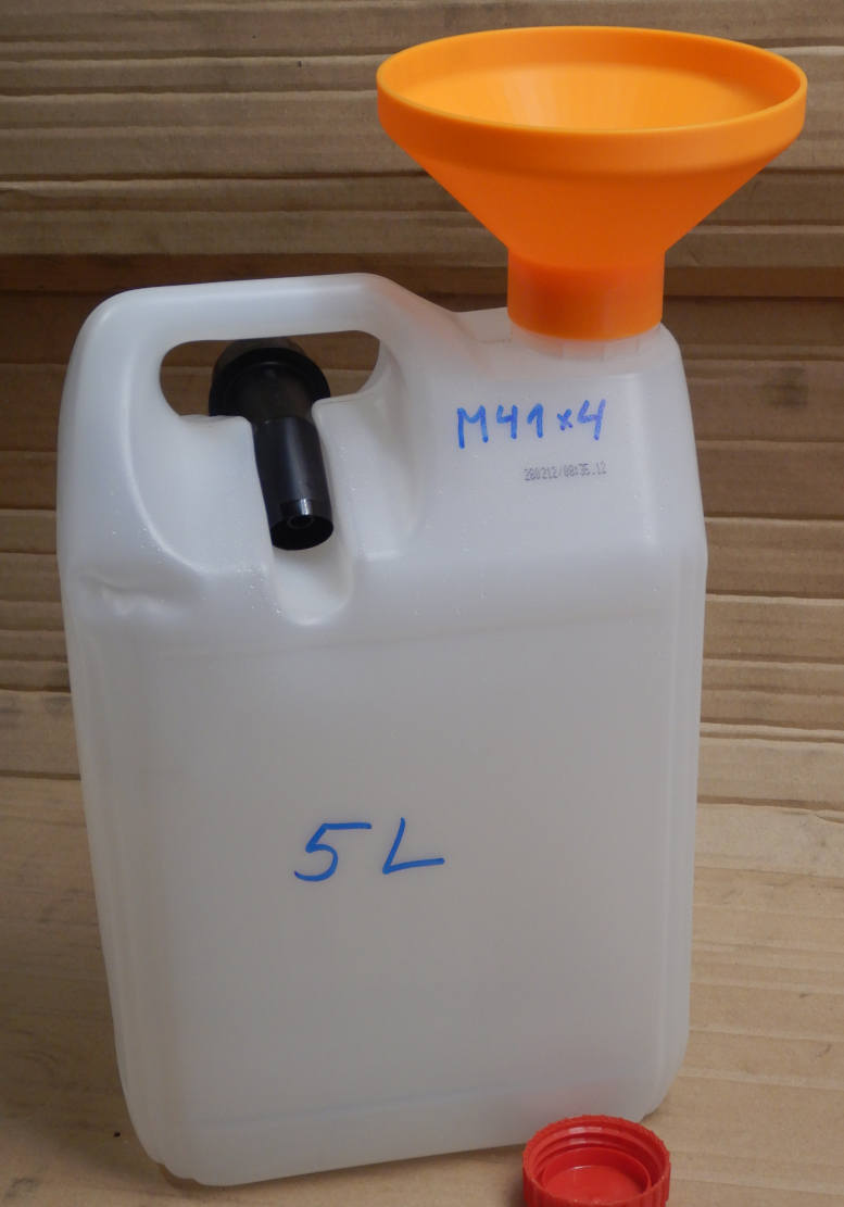 Trichter für 5 Liter Kanister zum aufschrauben; M41 x 4; Funnel for 5-liter canisters, screw-on type